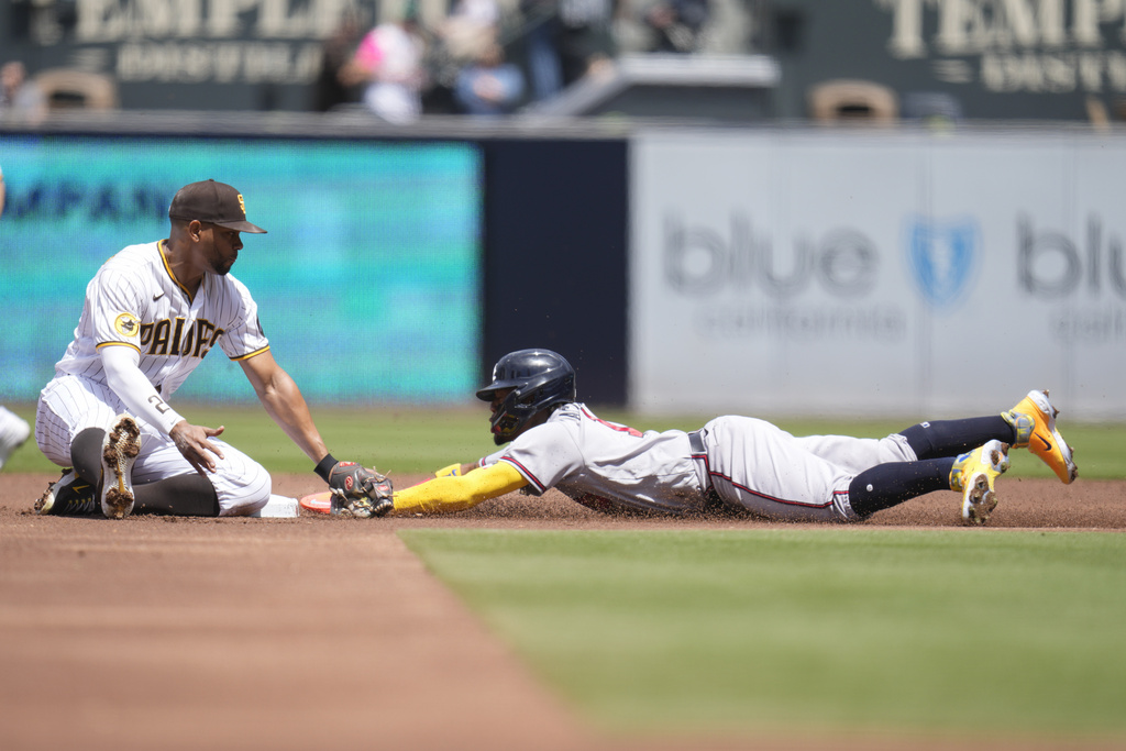 Soto, Padres beat Atlanta 1-0 to end Braves' win streak at 8 - The San  Diego Union-Tribune