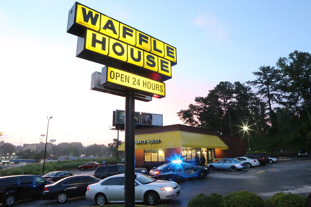 Waffle house on deals fulton industrial boulevard