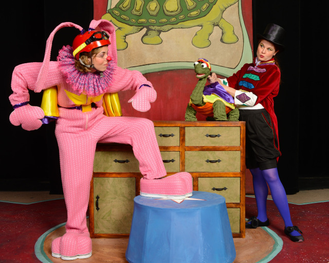 See the animals of Aesop’s Circus take the stage for an upbeat, interactive puppet show.