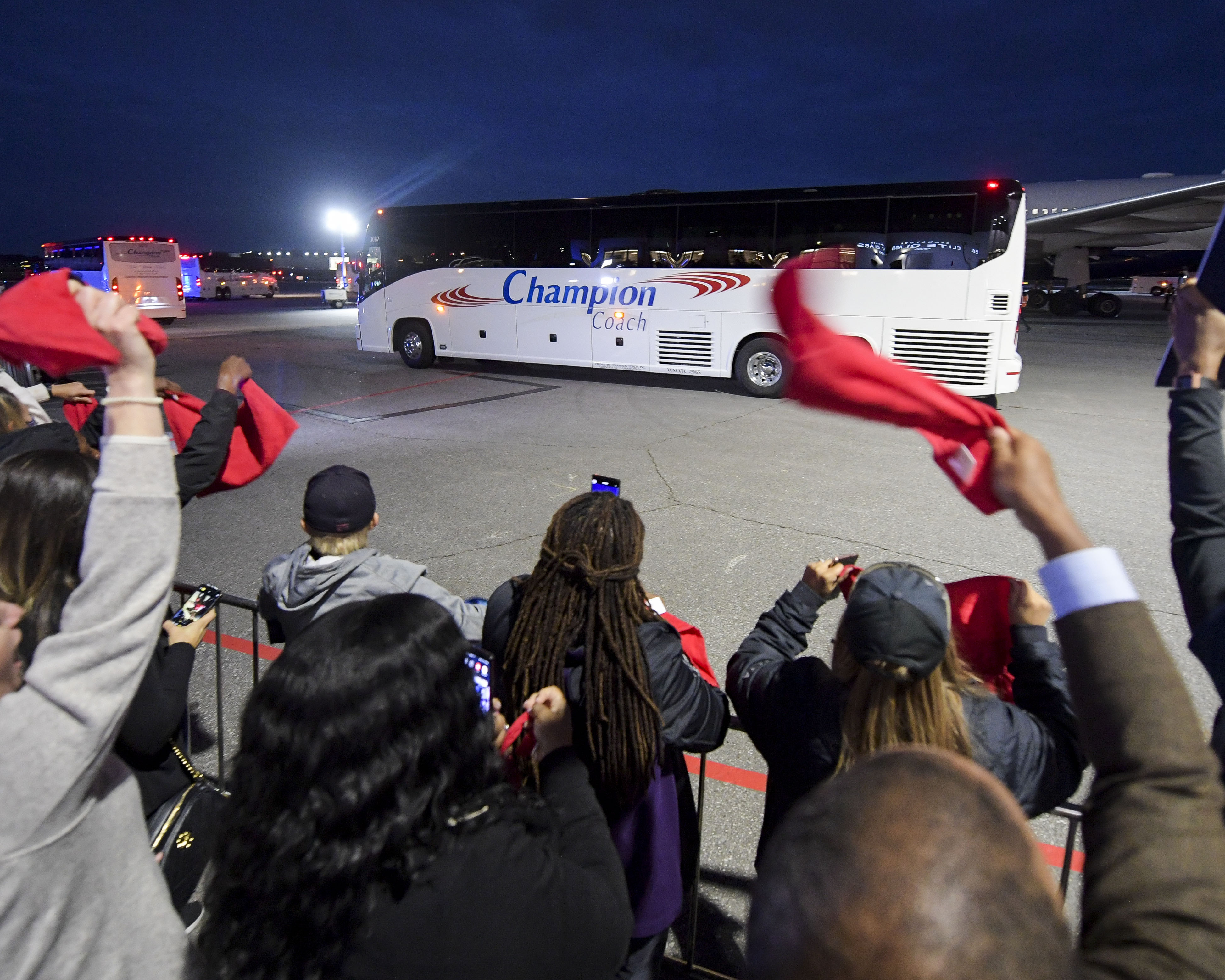 Braves' buses race through downtown Atlanta during team's