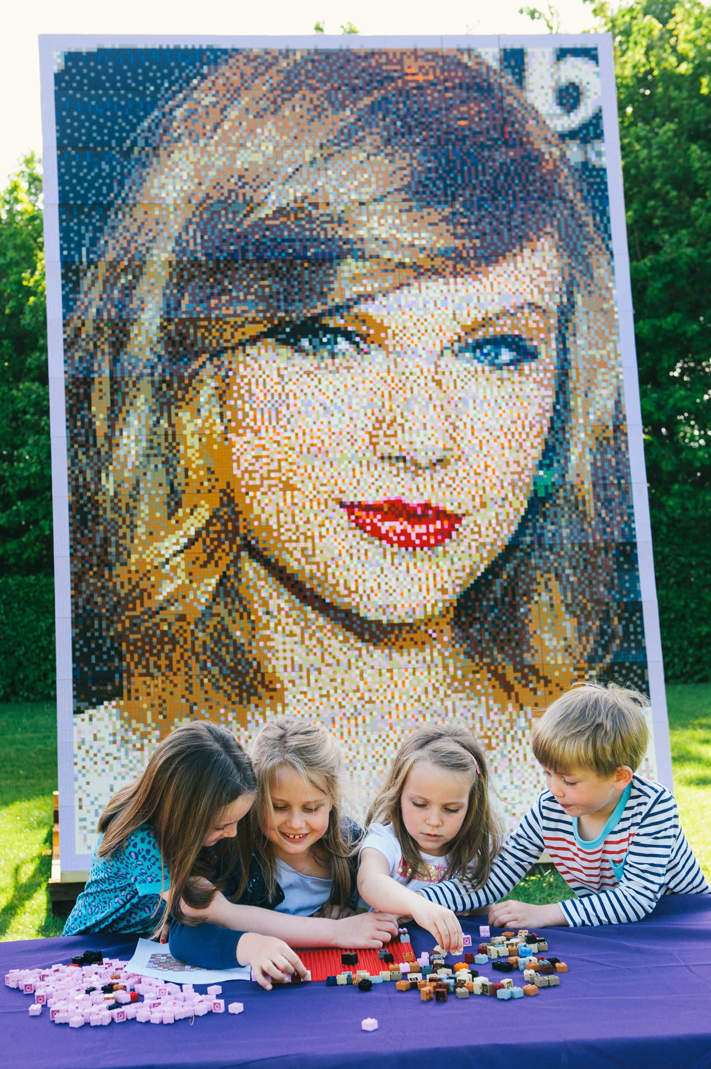 Kids helped make this Giant Lego Mosaic of Taylor Swift