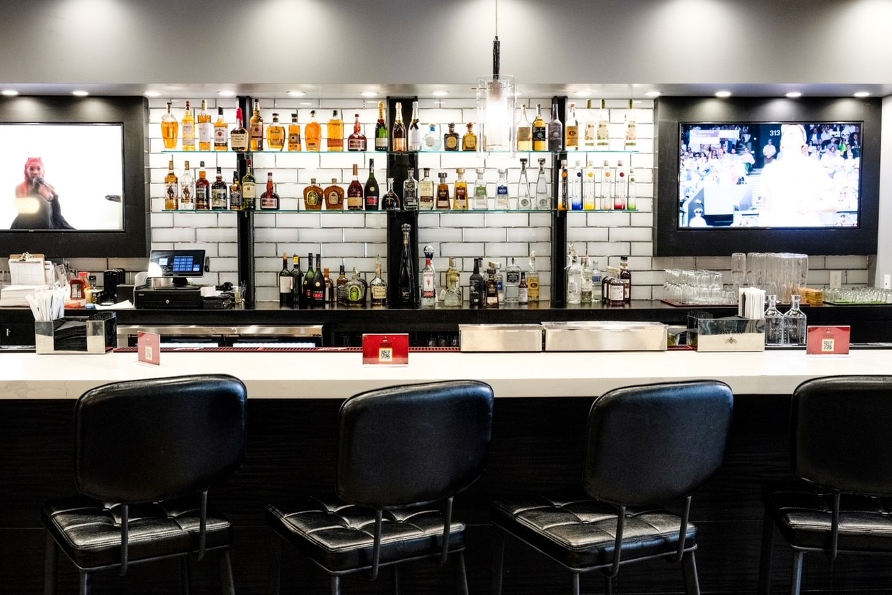 The bar at T's Brunch Bar in Midtown.