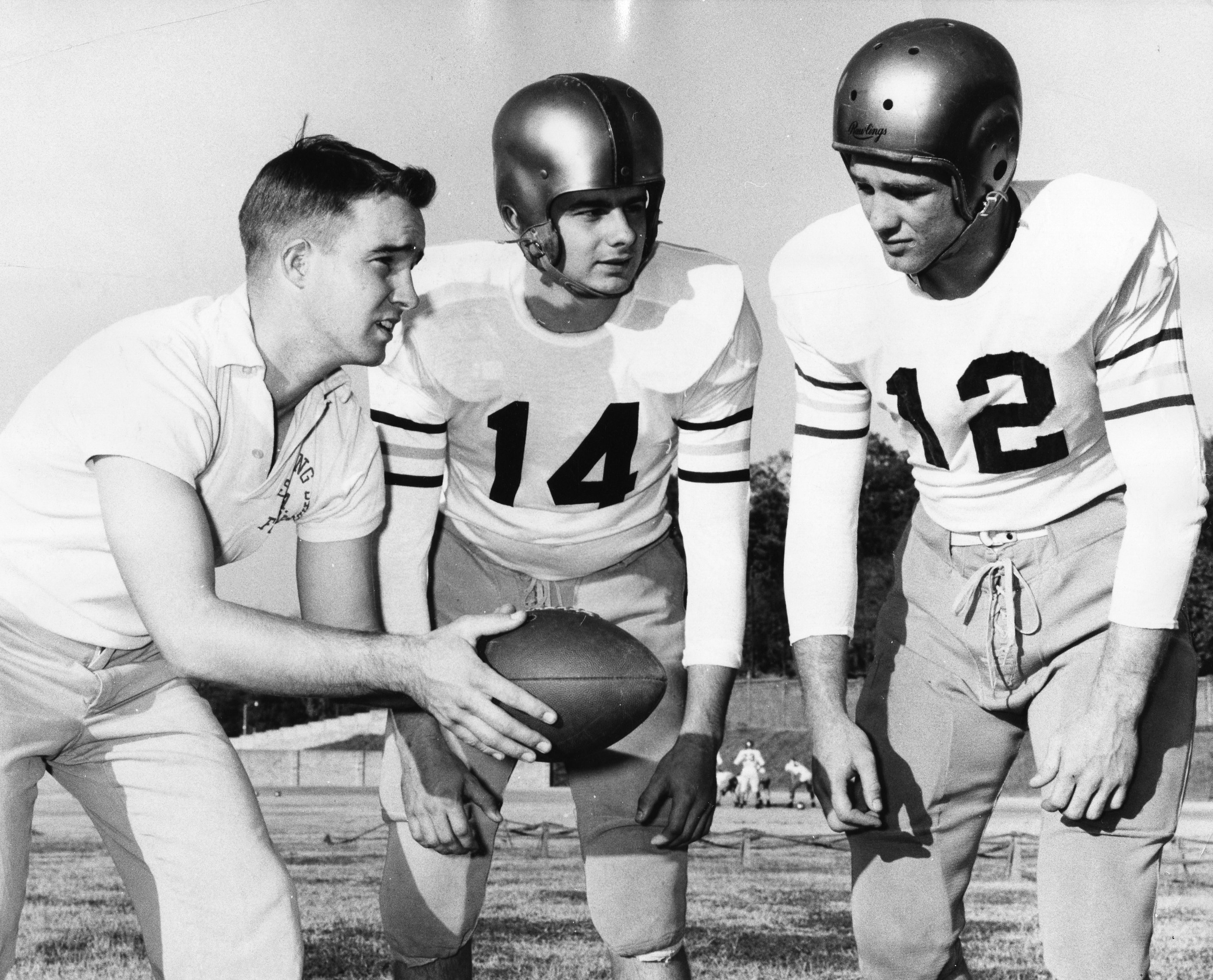 Colorful player, coach Pepper Rodgers dies at age 88