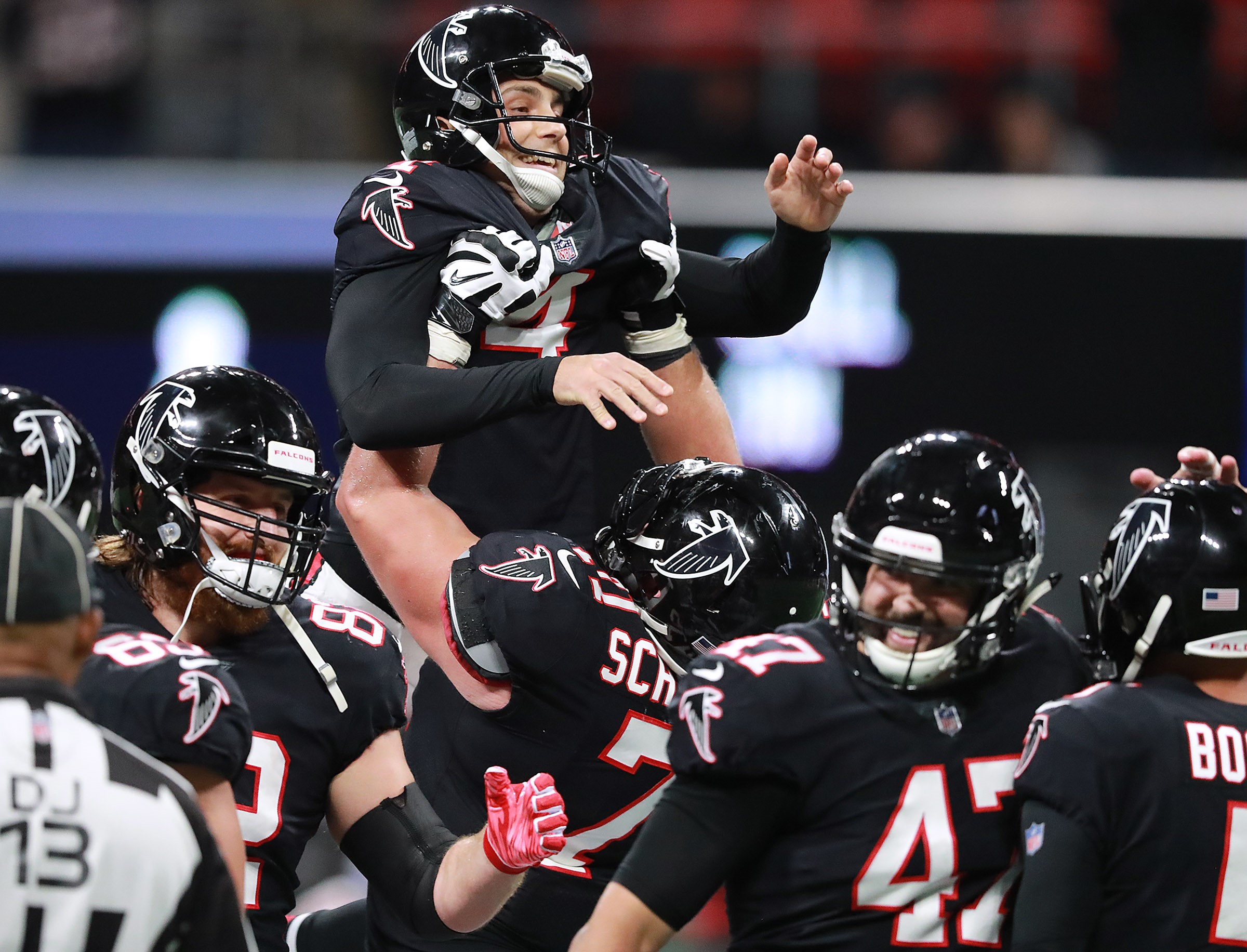 Falcons beat Giants behind 56-yard FG by Tavecchio