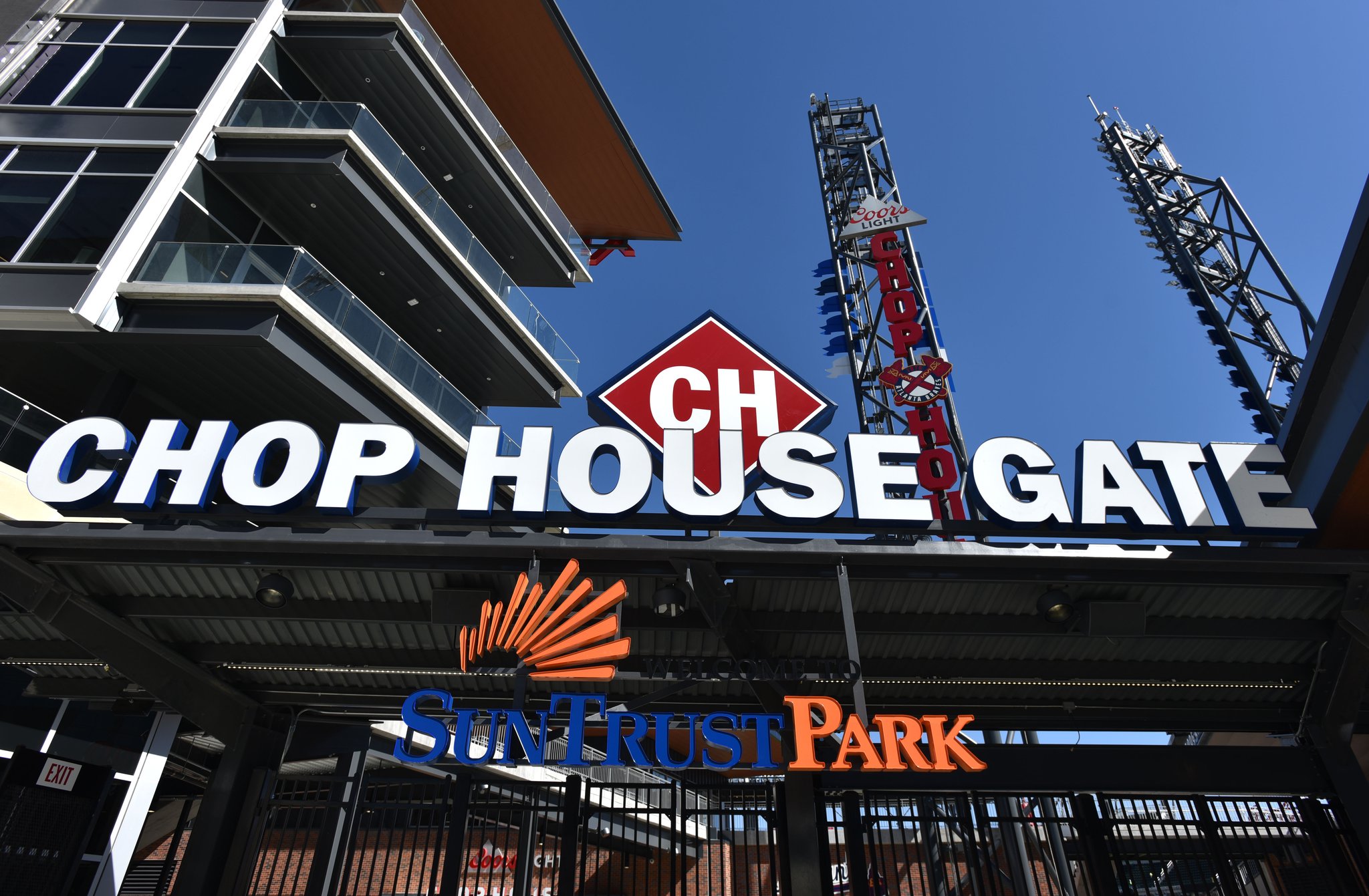 Braves to sell standing-room only tickets for SunTrust Park opener