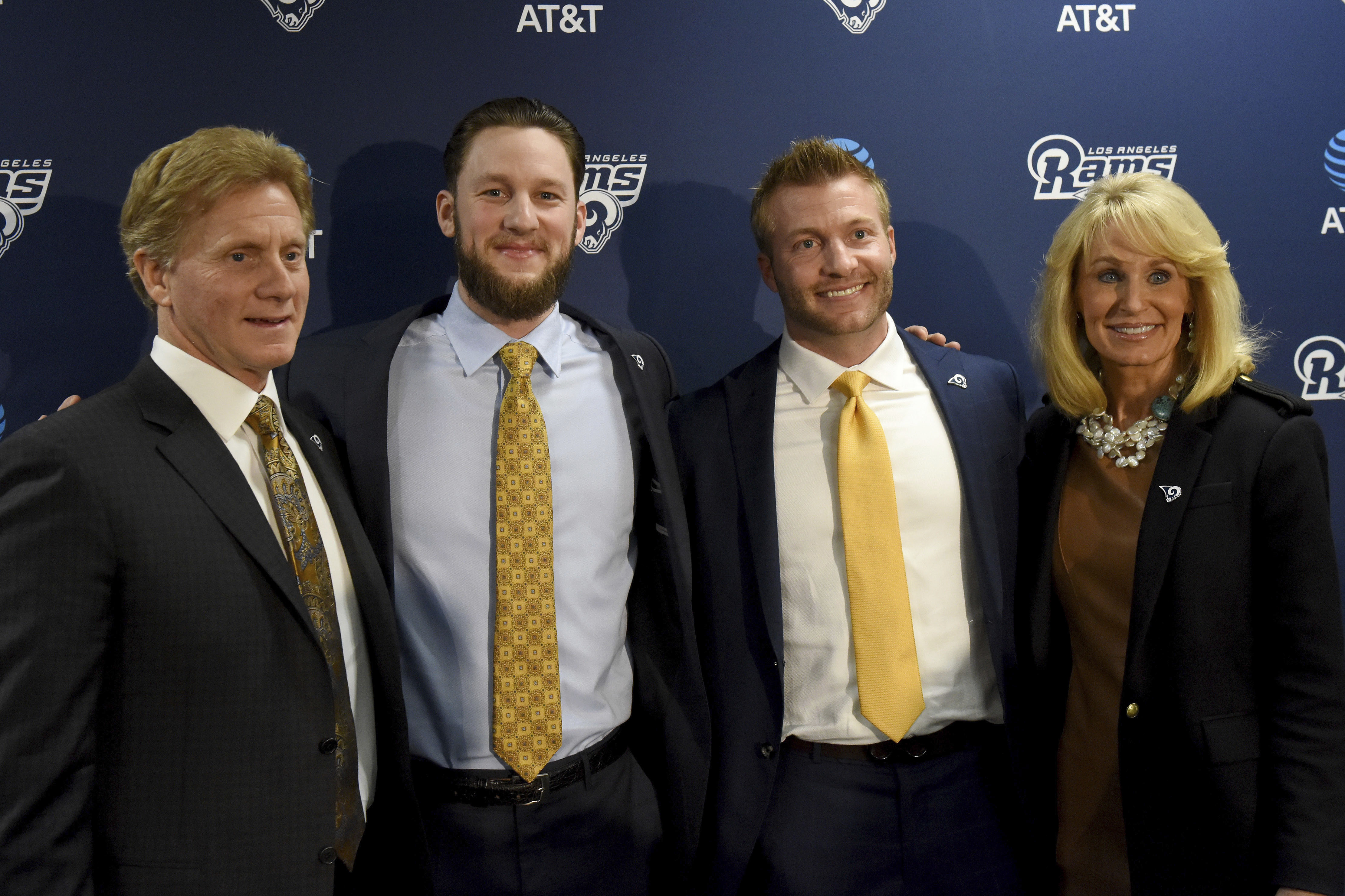 Sean McVay will continue on as coach of the Rams after