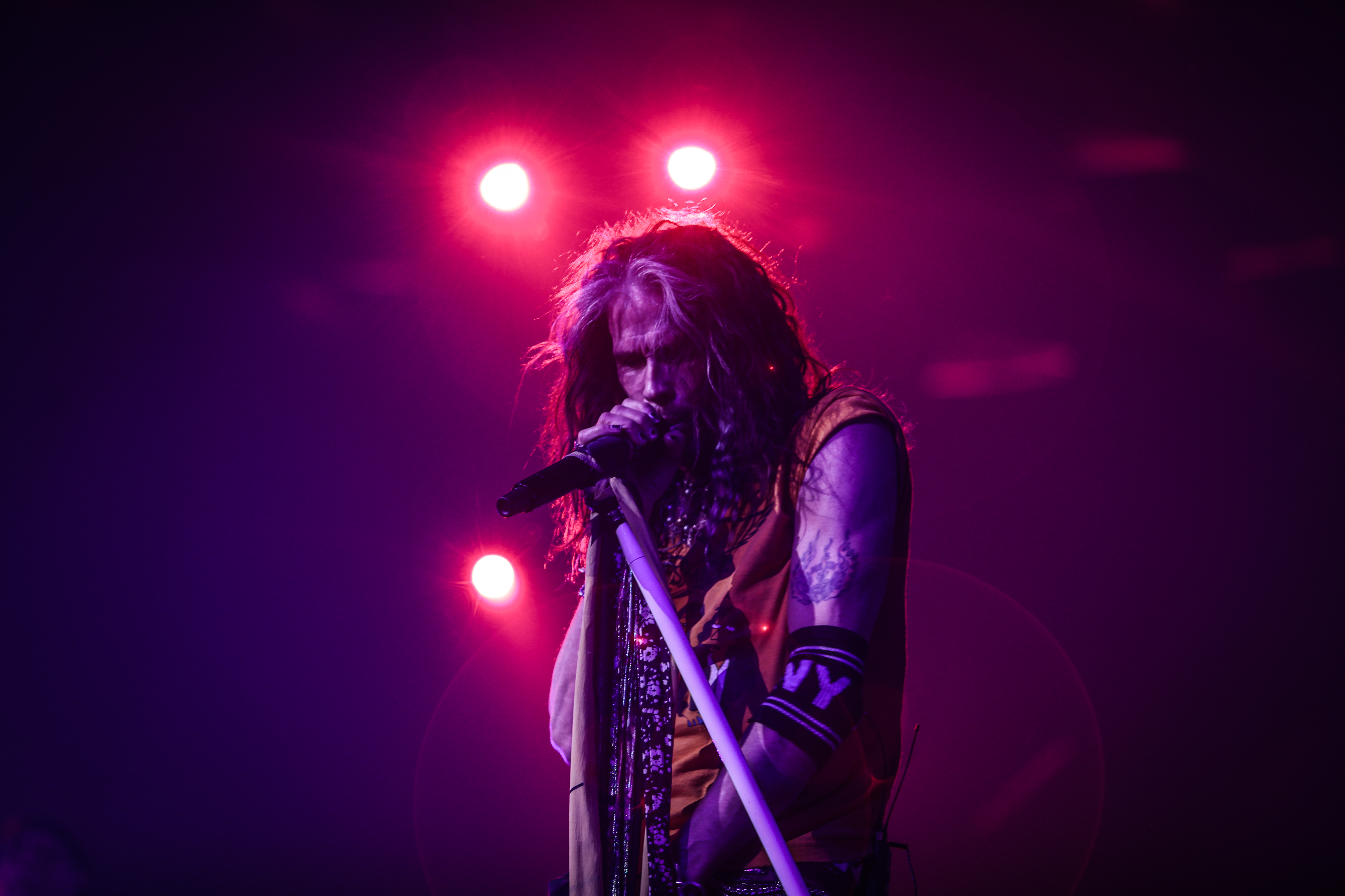 Aerosmith's Steven Tyler has a pensive moment onstage in Las Vegas. Photo: Katarina Benzova
