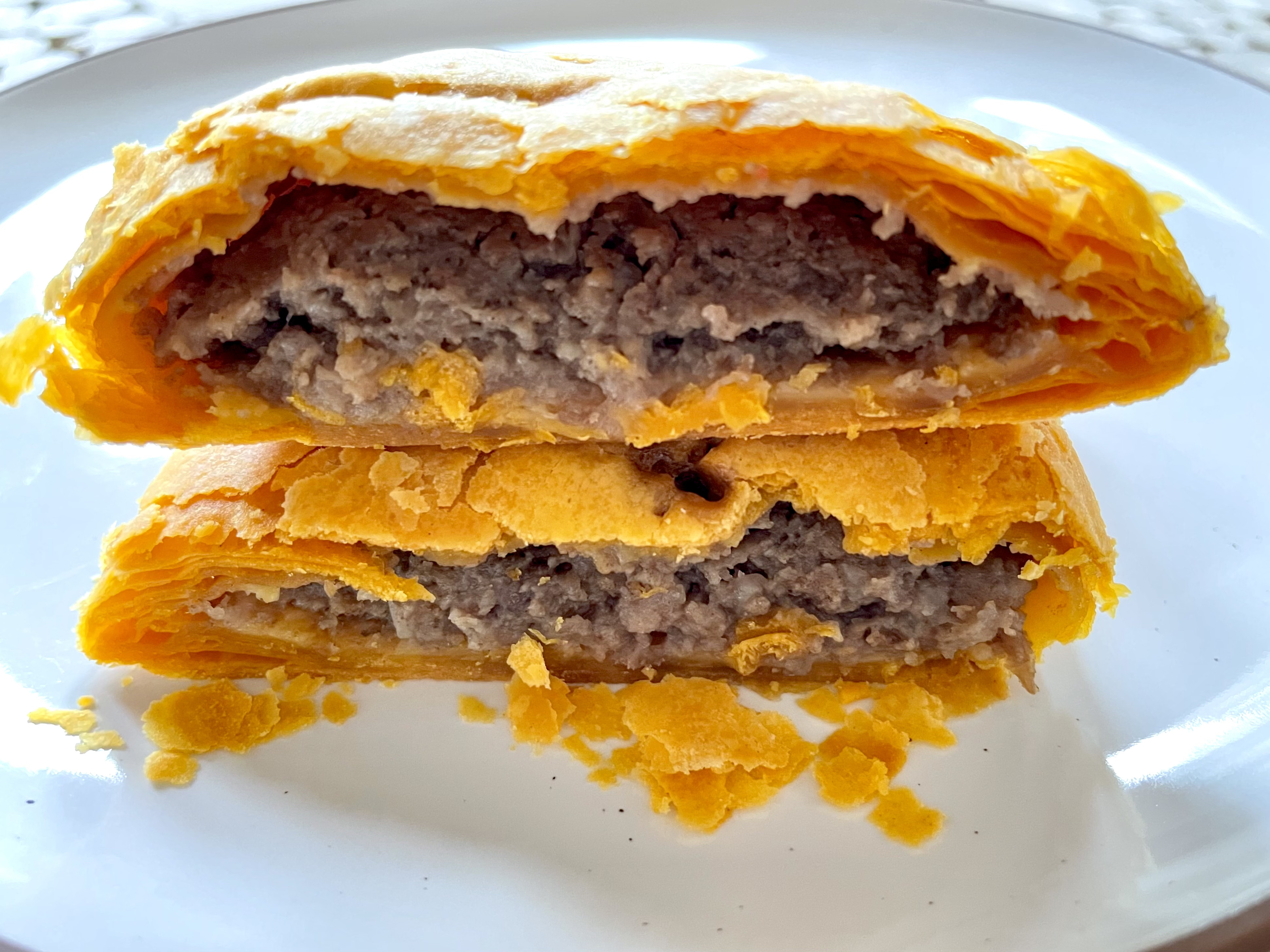 HOW TO MAKE JAMAICAN BEEF PATTIES, Meat Pie, Street Food, Jamaican Beef  Patty Recipe