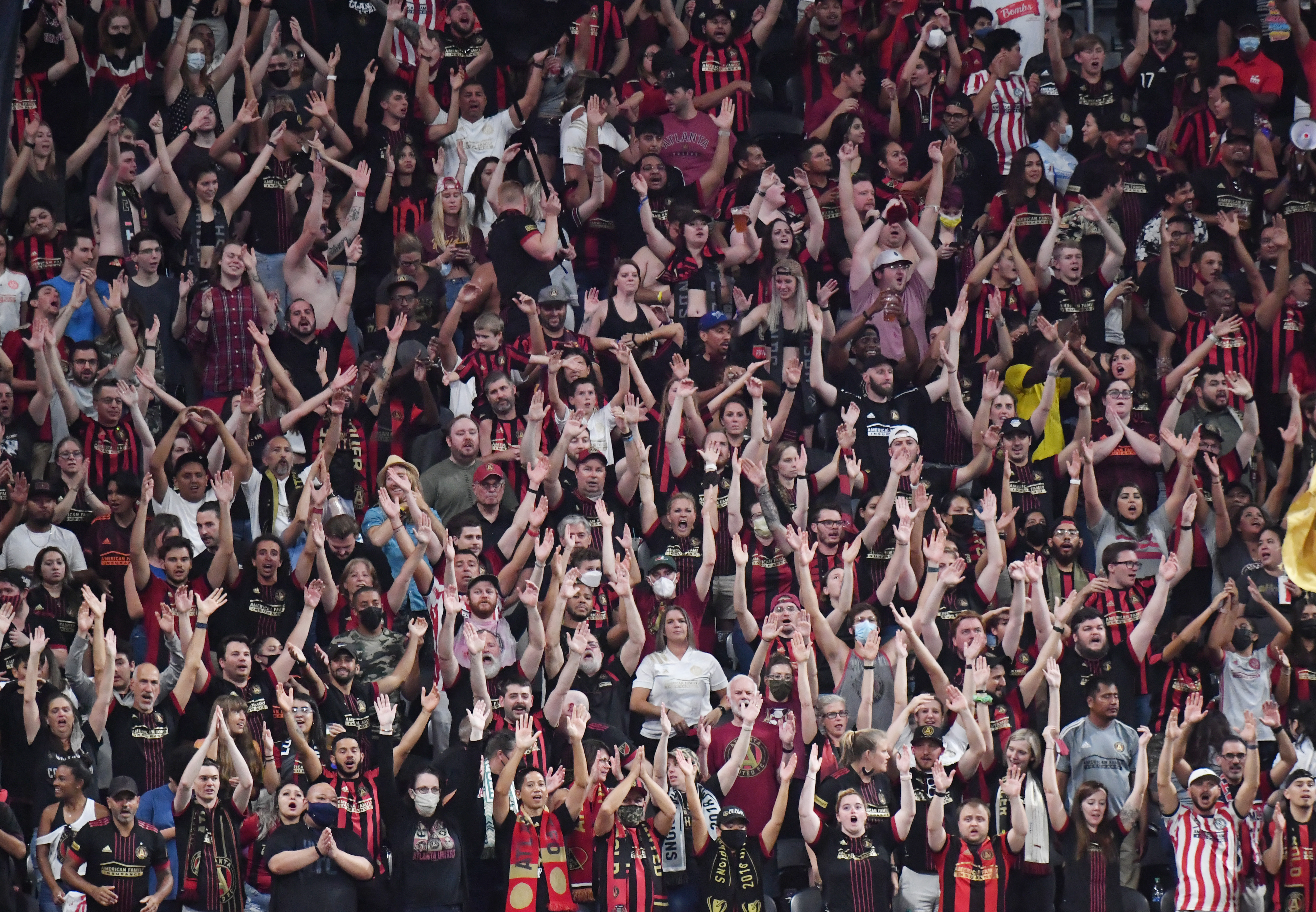 Atlanta home opener draws 72,035, largest single-game crowd in MLS