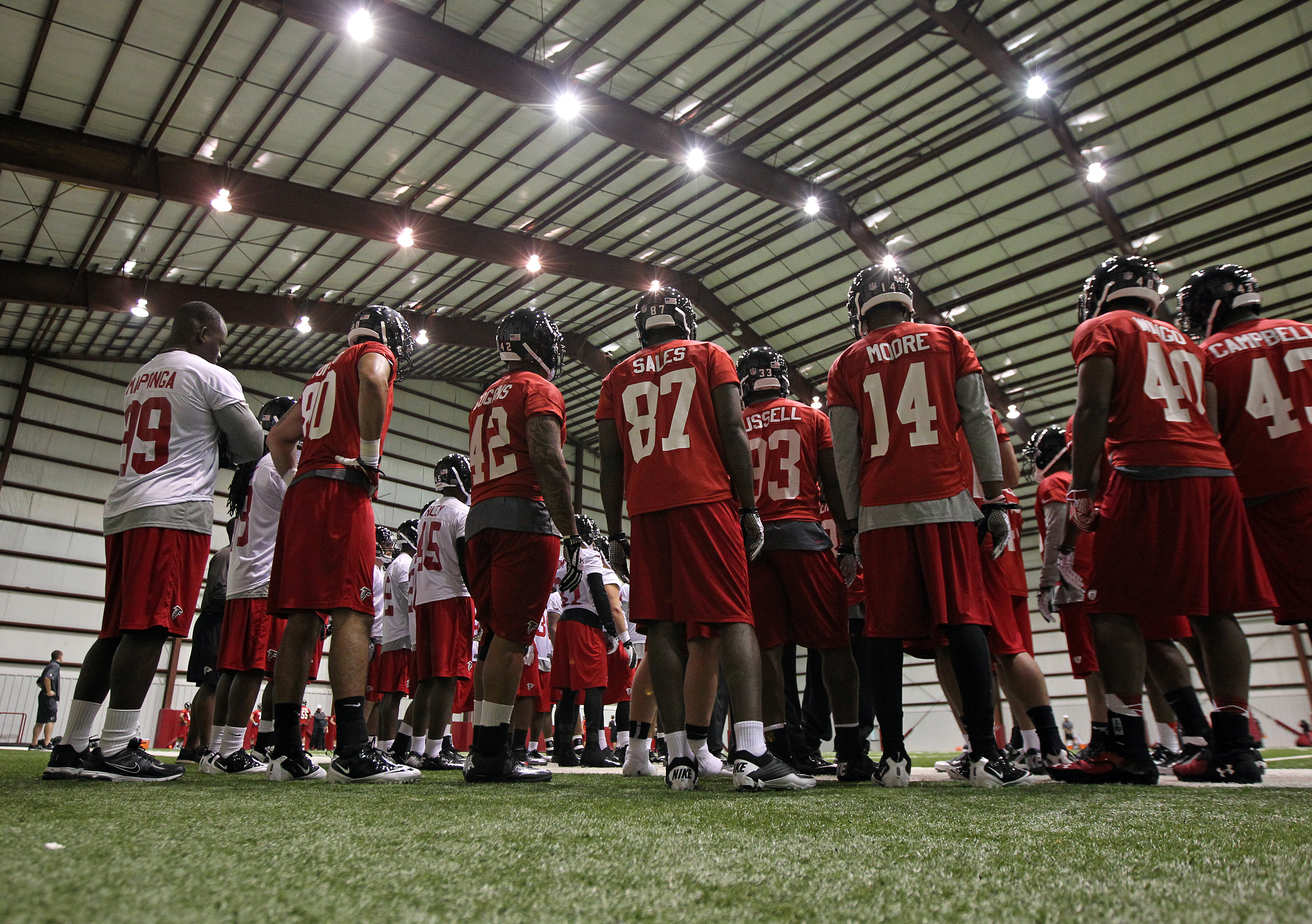 Atlanta Falcons open practice moving indoors, closed to fans