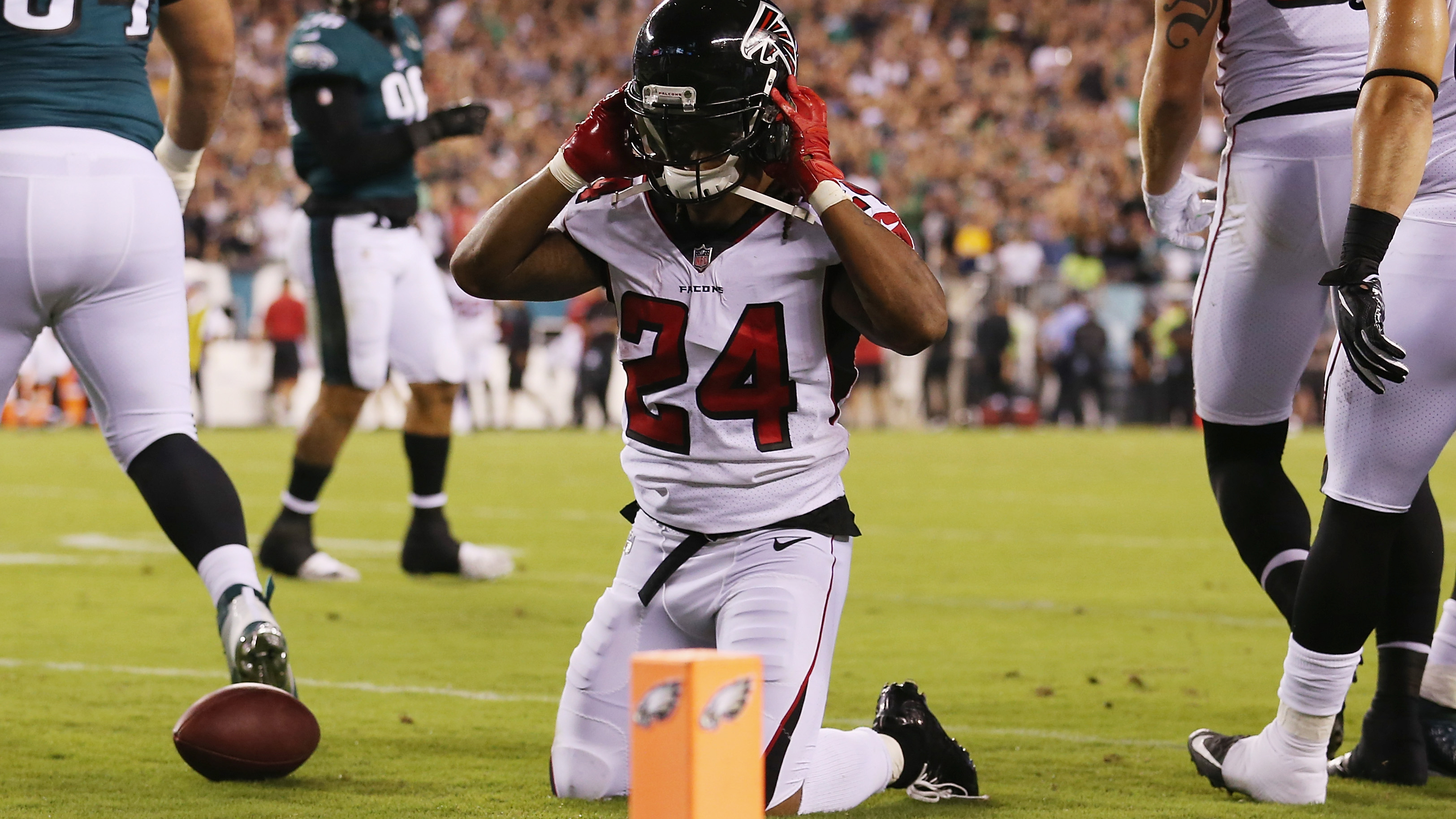 NFL on FOX - The Atlanta Falcons are without Devonta Freeman in their first  division game. Will they get past the Carolina Panthers or drop to 0-2 on  the season?