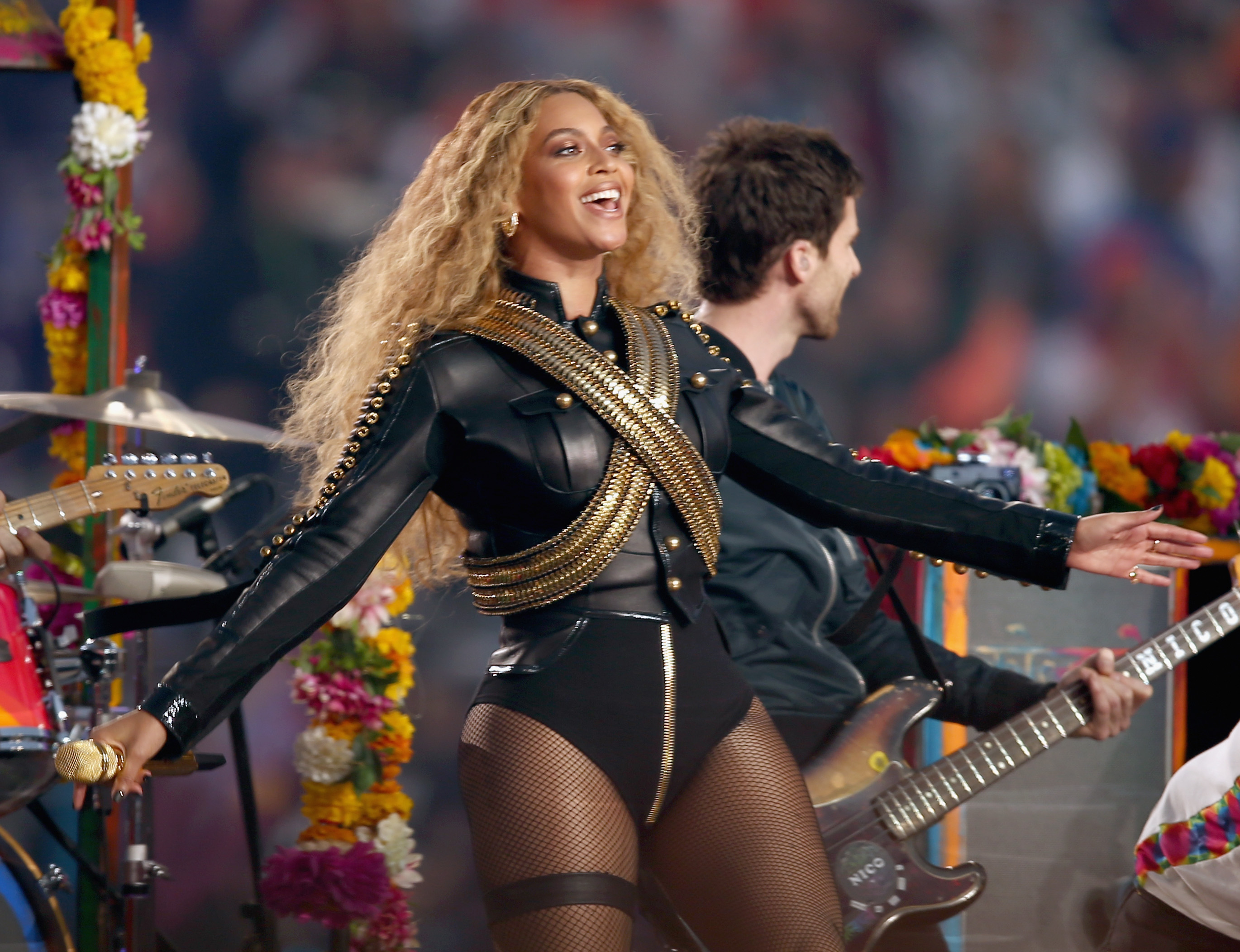 Super Bowl Performers: The Best Halftime Shows of Years Past - Ticketmaster  Blog