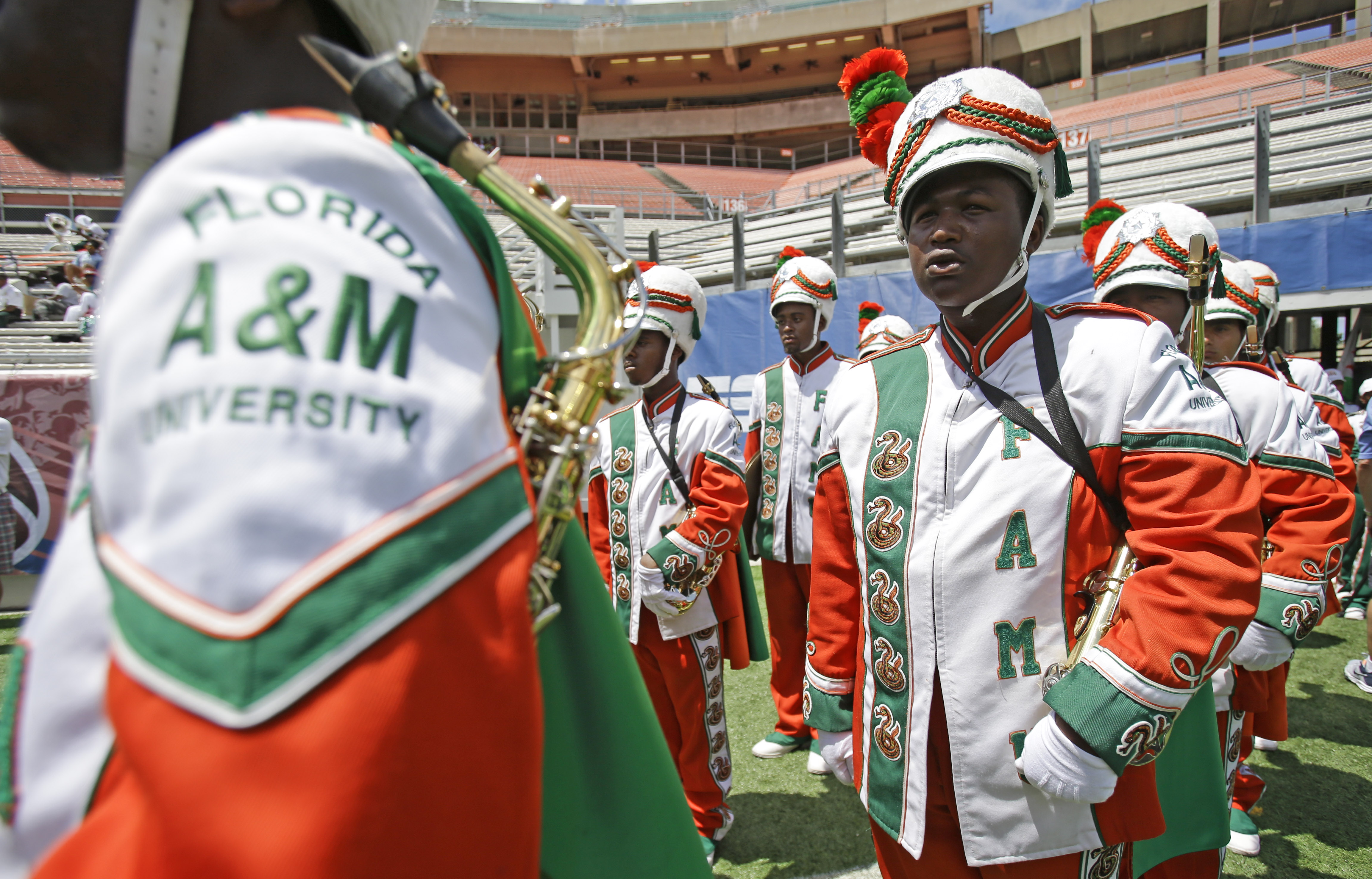 Florida A&M Marching Band Steals Show With Hip Hop Covers