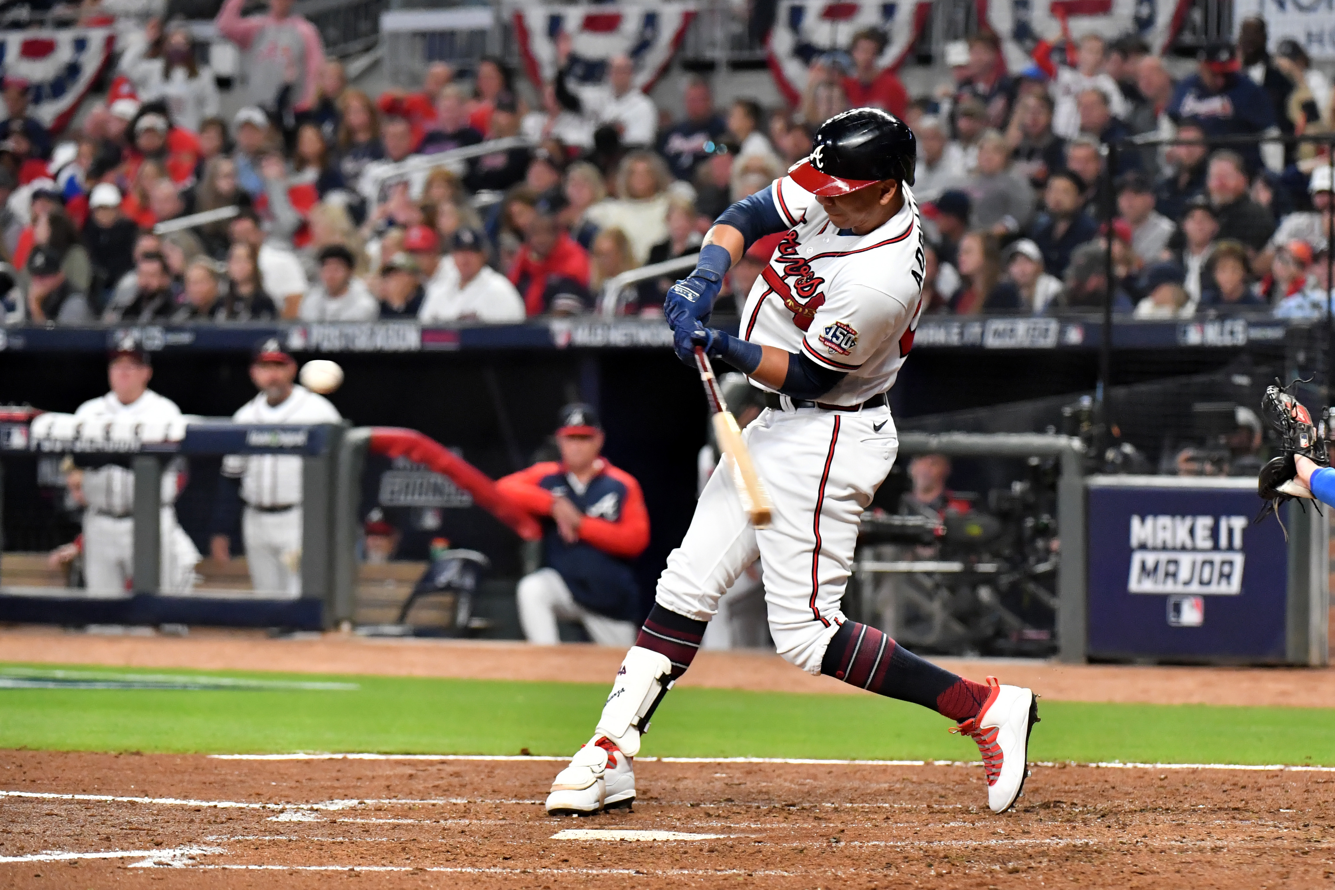 Veteran Adrianza returns to Braves in trade with Nationals