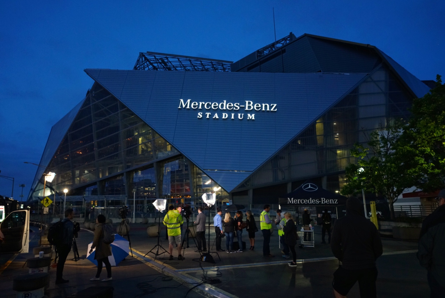 Why does the lighting at the Falcons' new stadium look so bright