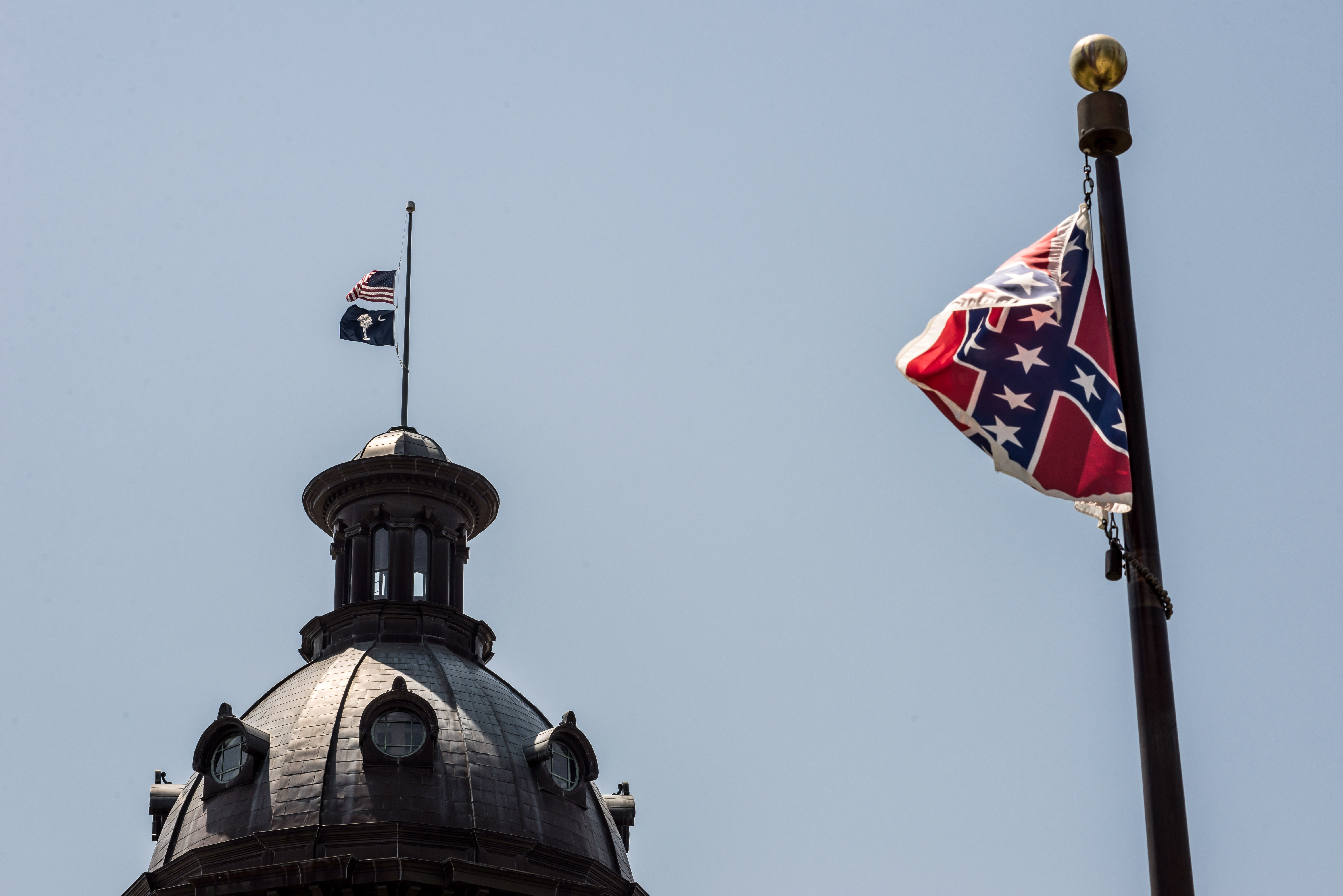 A huge American flag moved through the crowd as Atlanta Braves third  News Photo - Getty Images