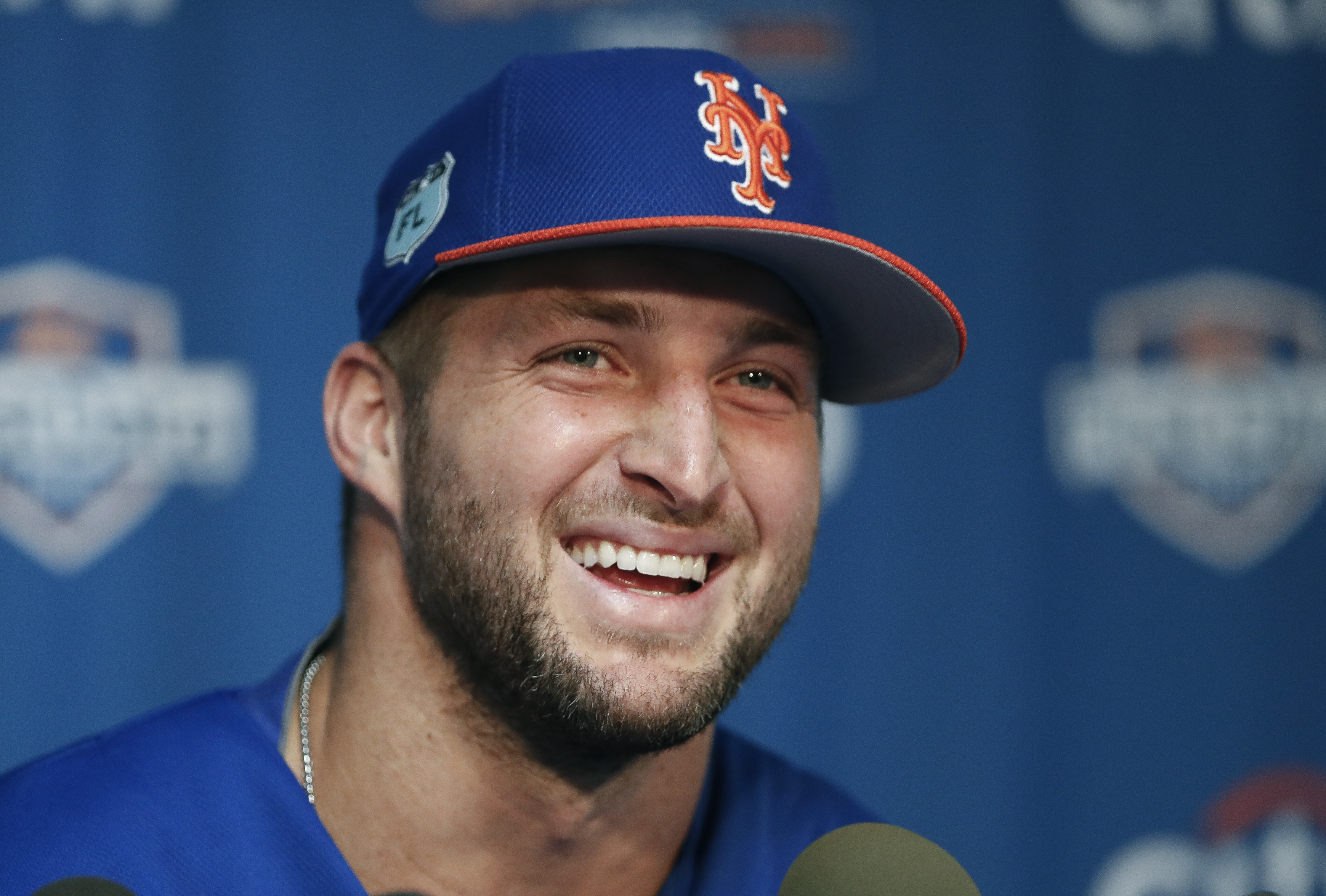 New York Mets video: Tim Tebow takes the field at spring training