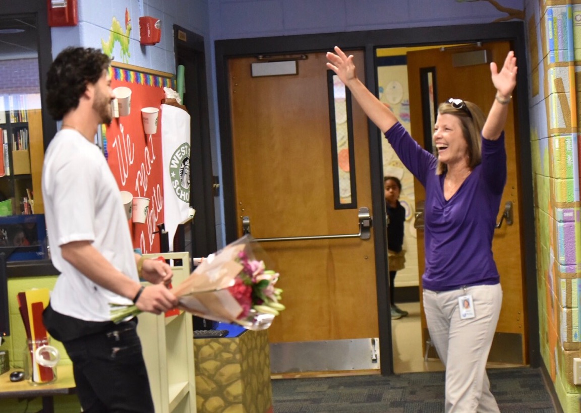 Braves' Dansby Swanson surprises kids with gift cards for baseball