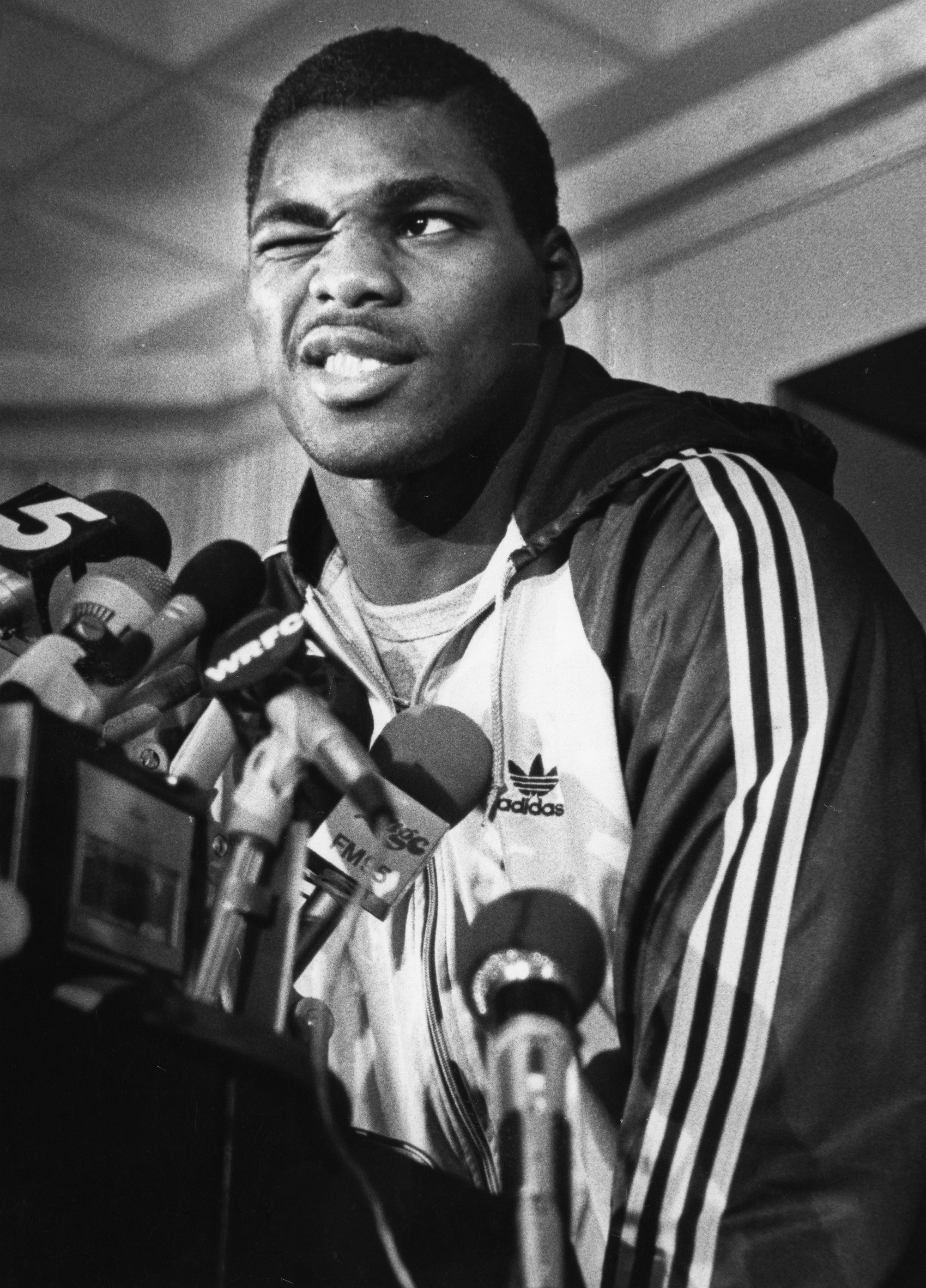 The bizarre tale of Georgia's Herschel Walker turning pro