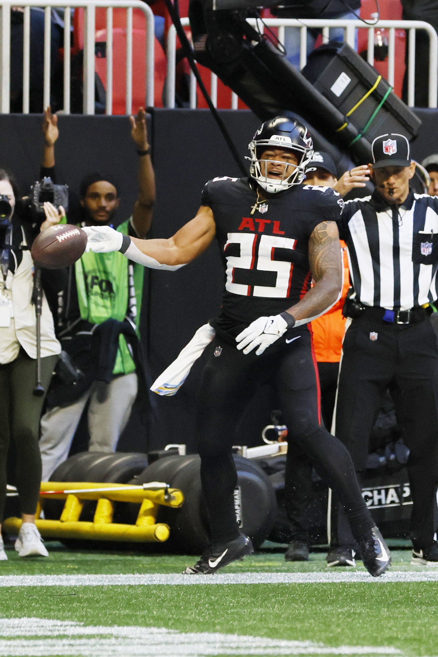 Pittsburgh Steelers vs. Atlanta Falcons Live Blog: Atlanta Shutout in  Finale - Sports Illustrated Atlanta Falcons News, Analysis and More