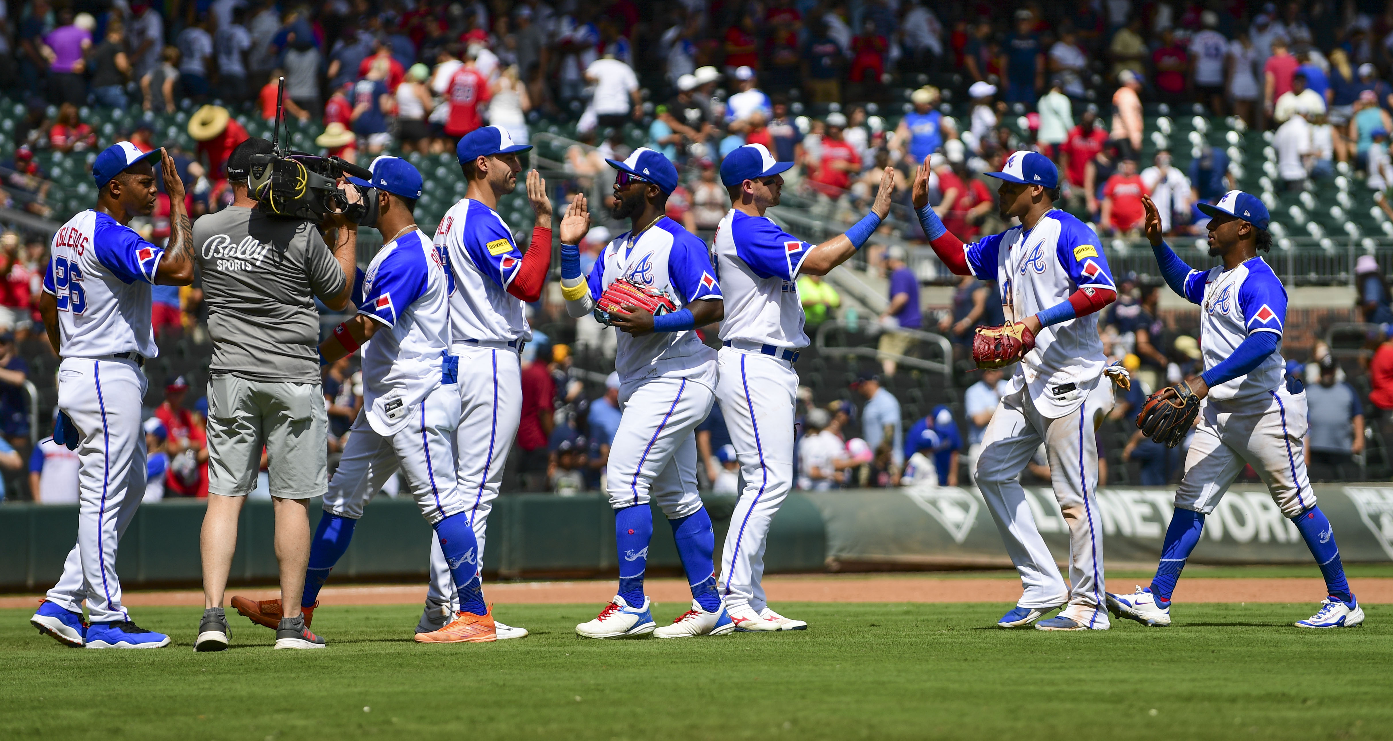 Braves beat Blue Jays, lose Freeman in process - Battery Power