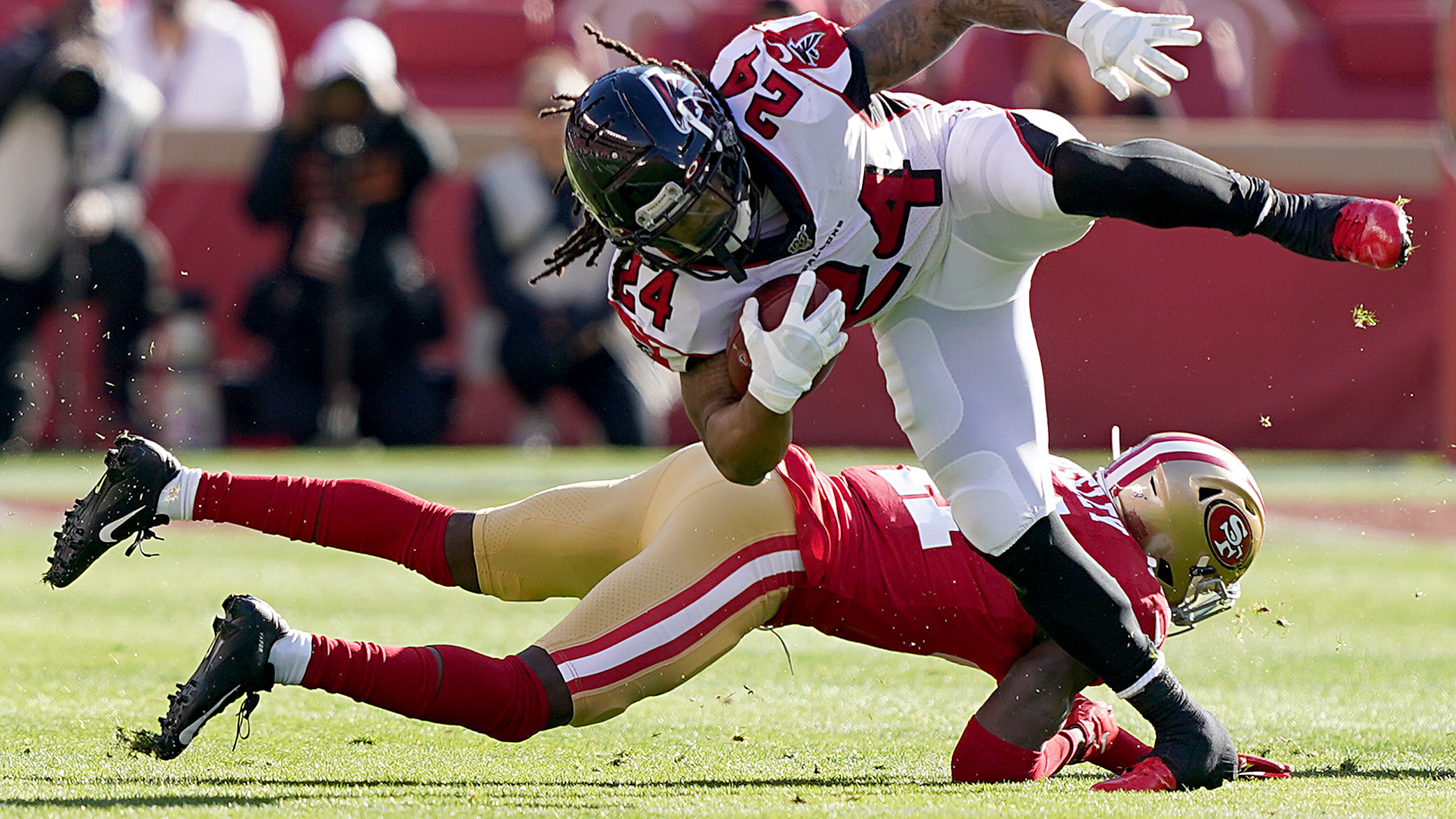 Falcons upset 49ers thanks to some late-game heroics