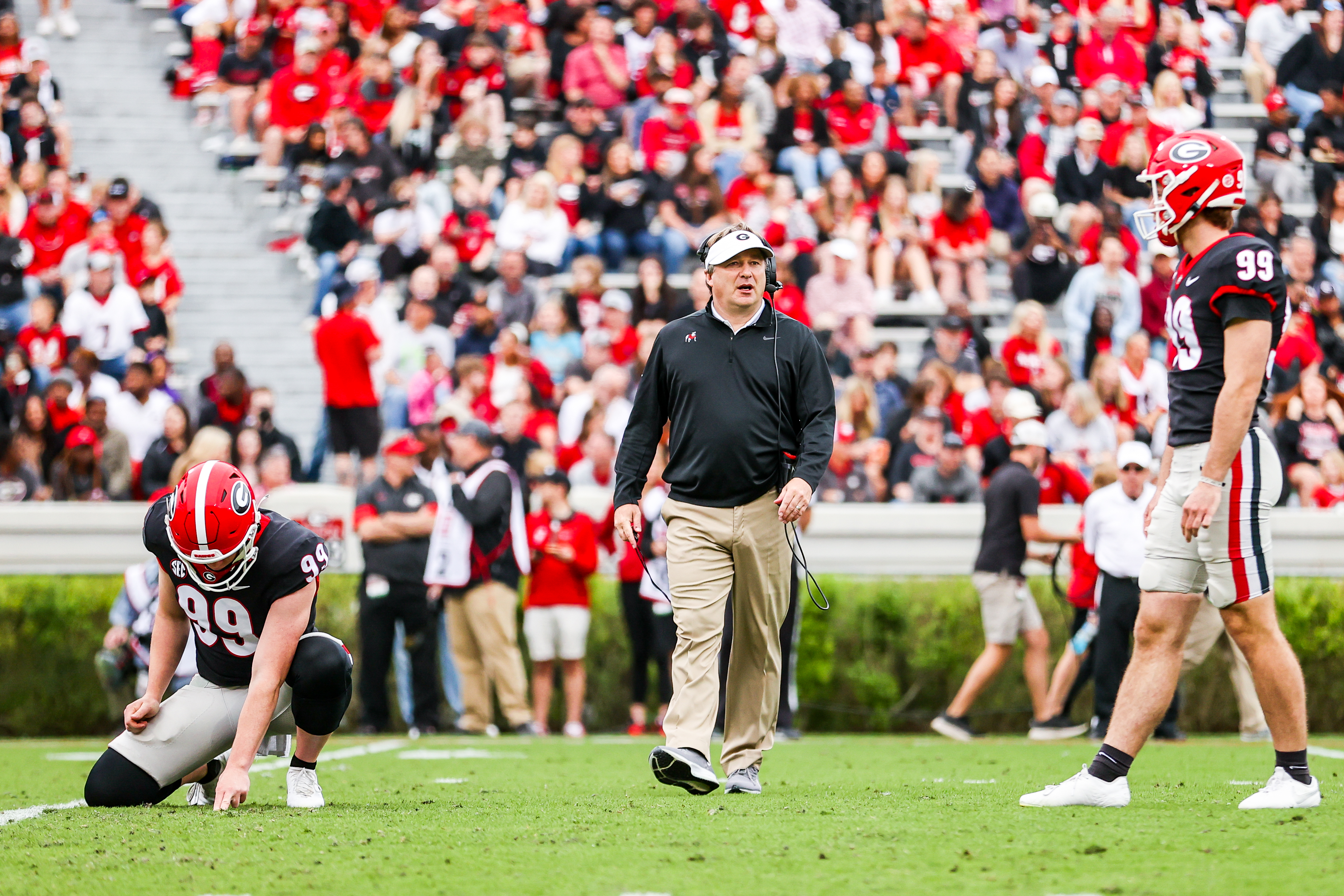 White helmets top 'clean' look, Georgia QB legend and elite