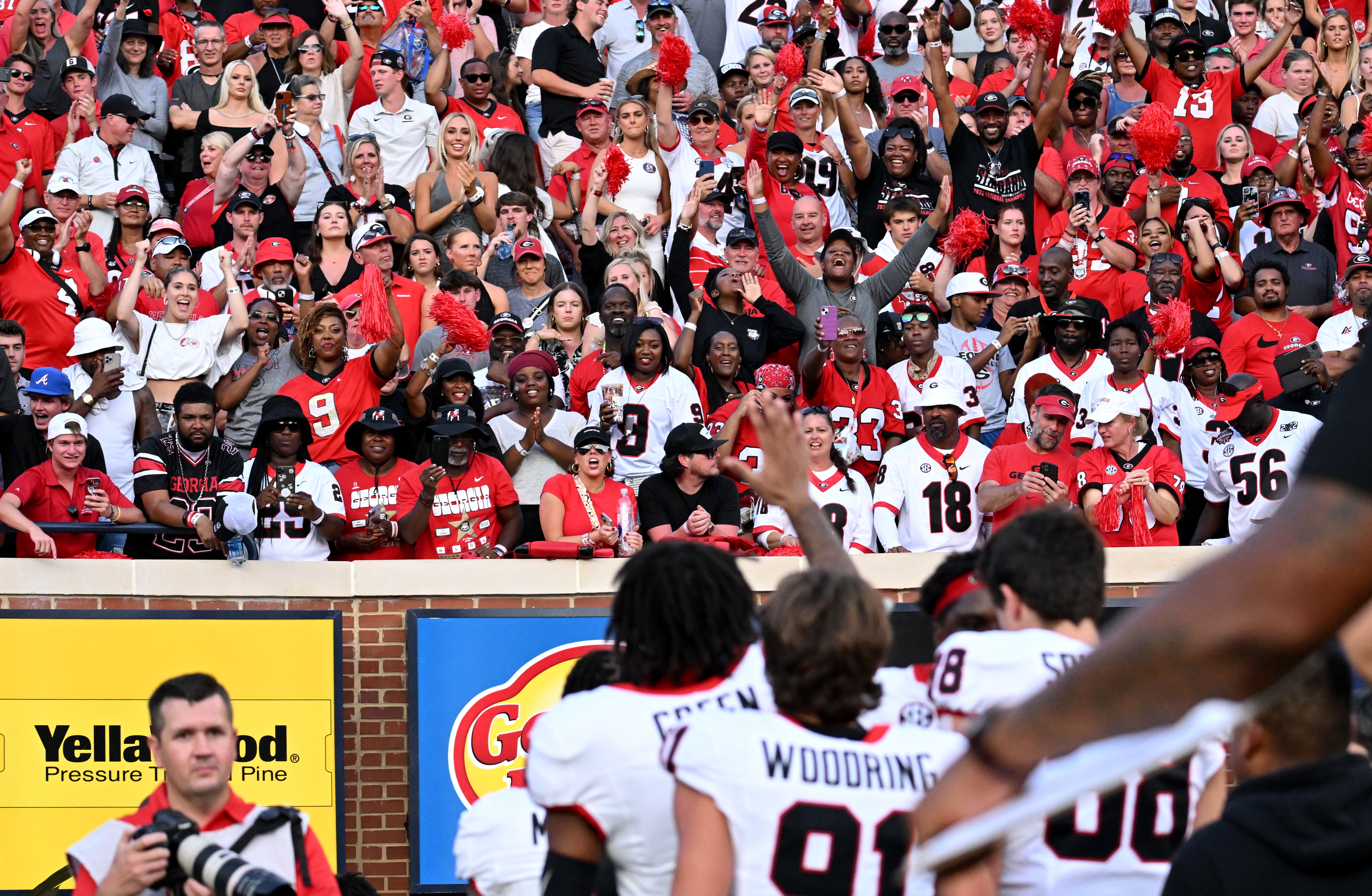 Georgia fans boo announced starting quarterback