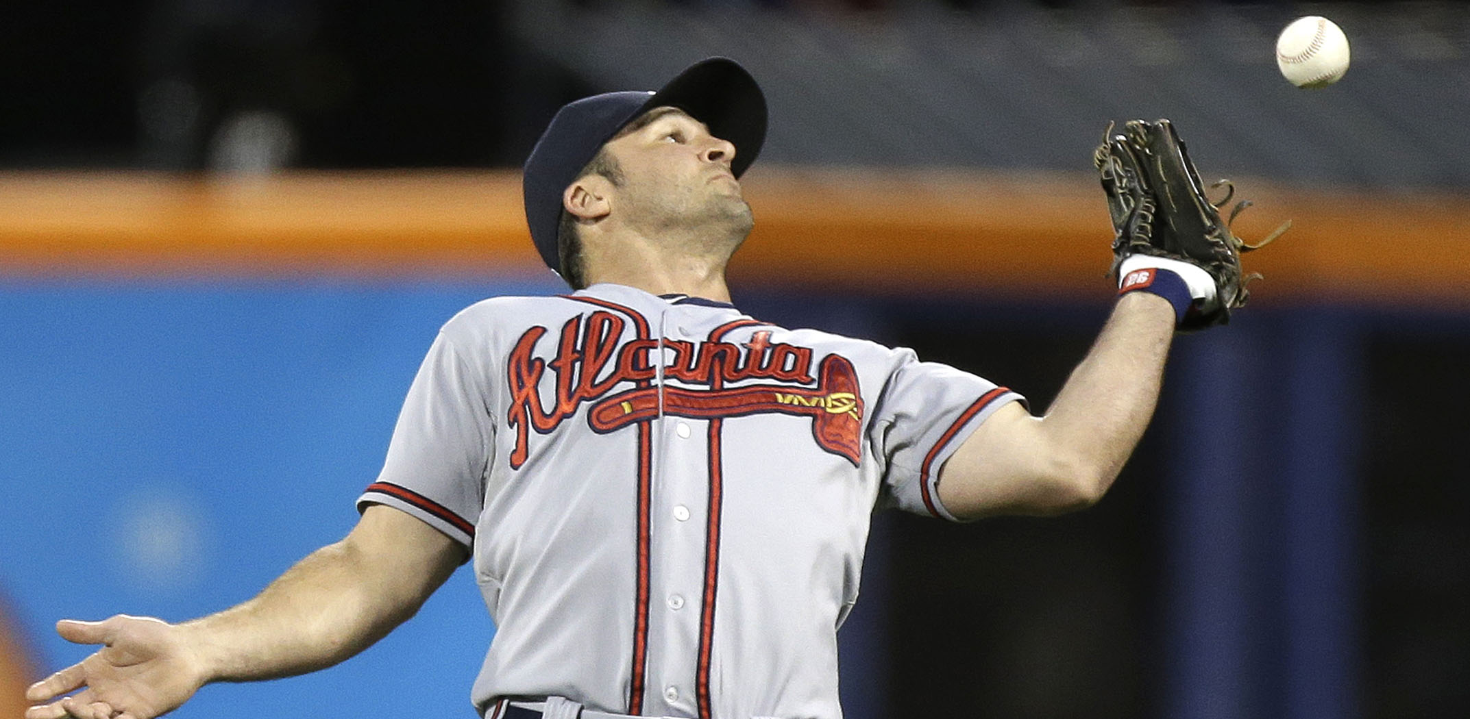 Andrelton Simmons makes spectacular play to help Braves beat Mets