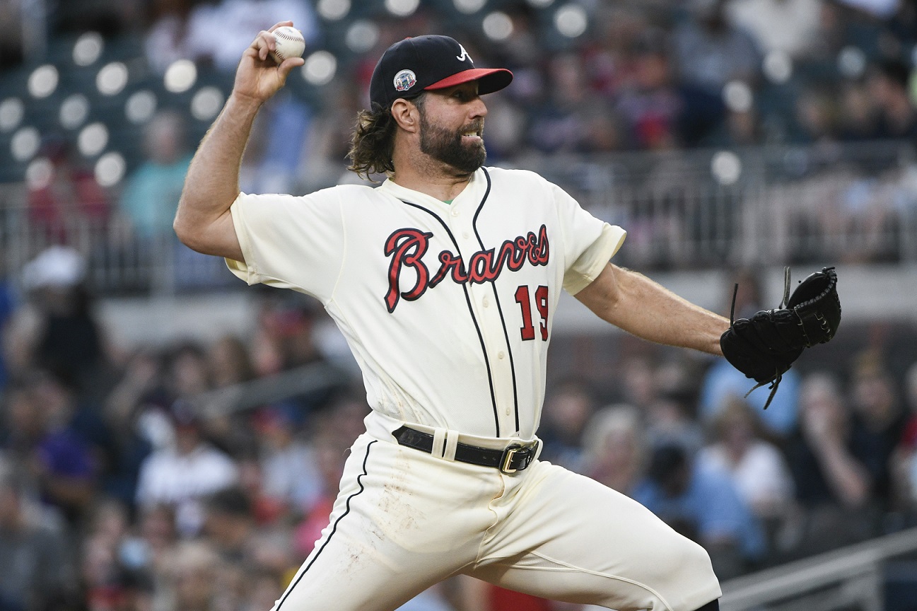 Dickey hit hard early in Braves' 7-3 loss to Mets