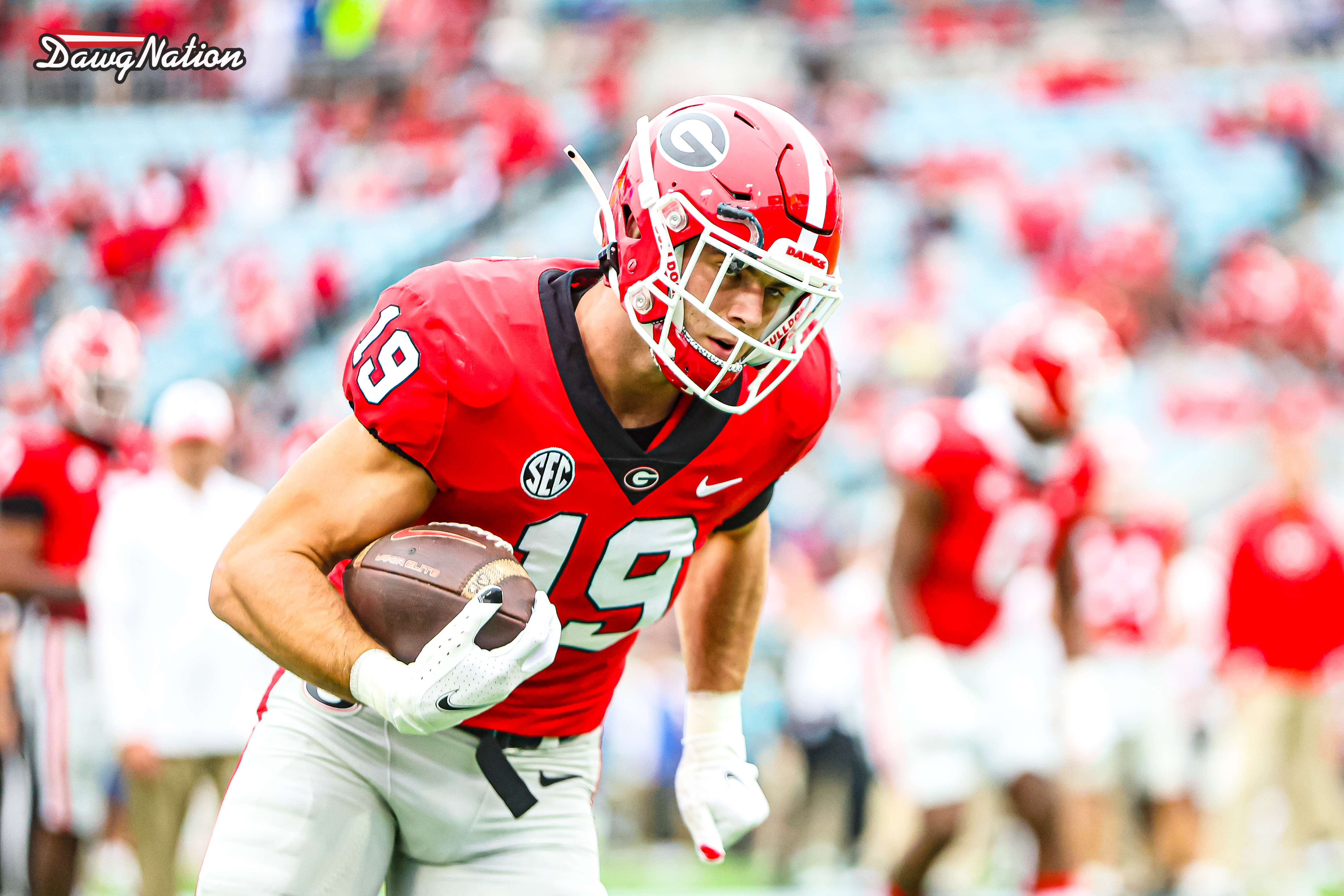 Brock Bowers gets the cold shoulder from Mackey Award