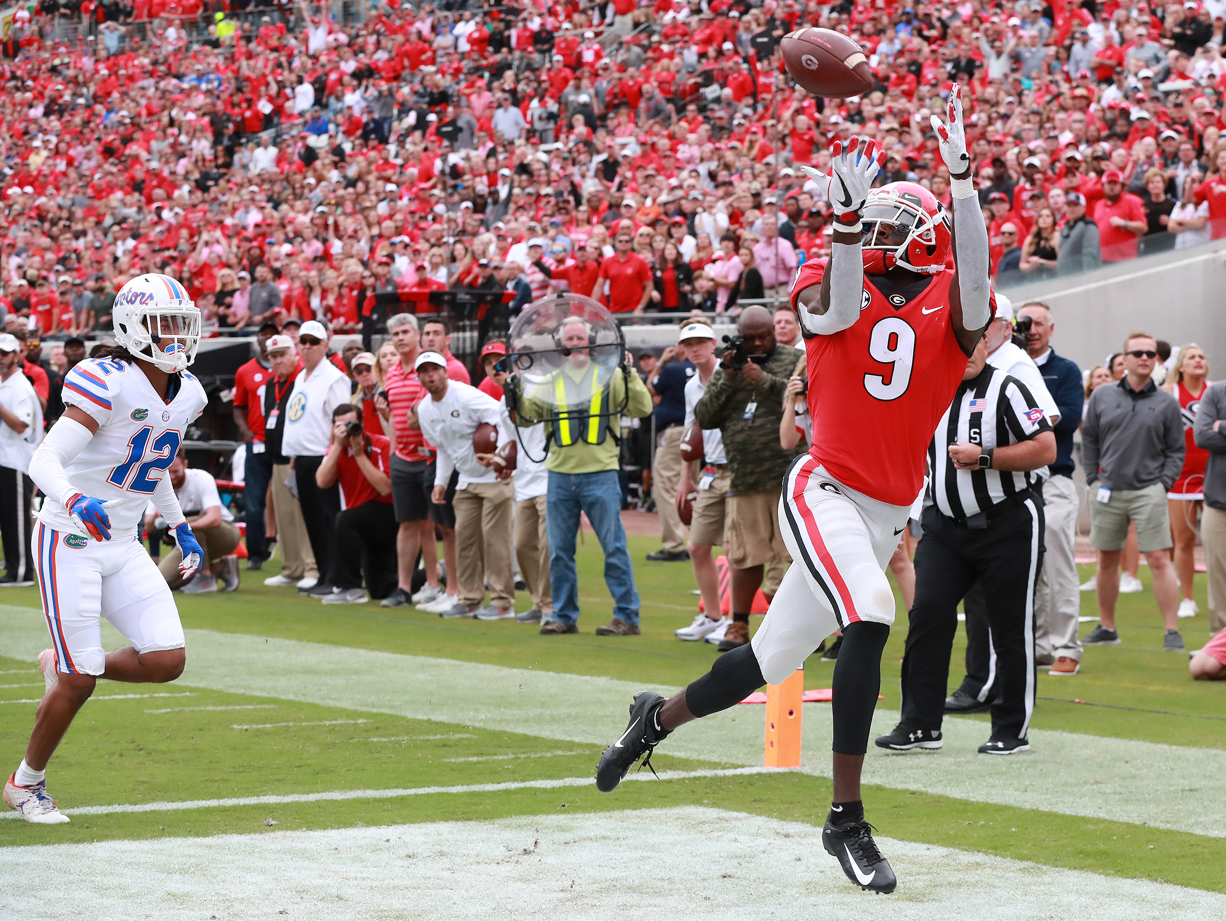 The Georgia Bulldogs defeat the Florida Gators, 36-17