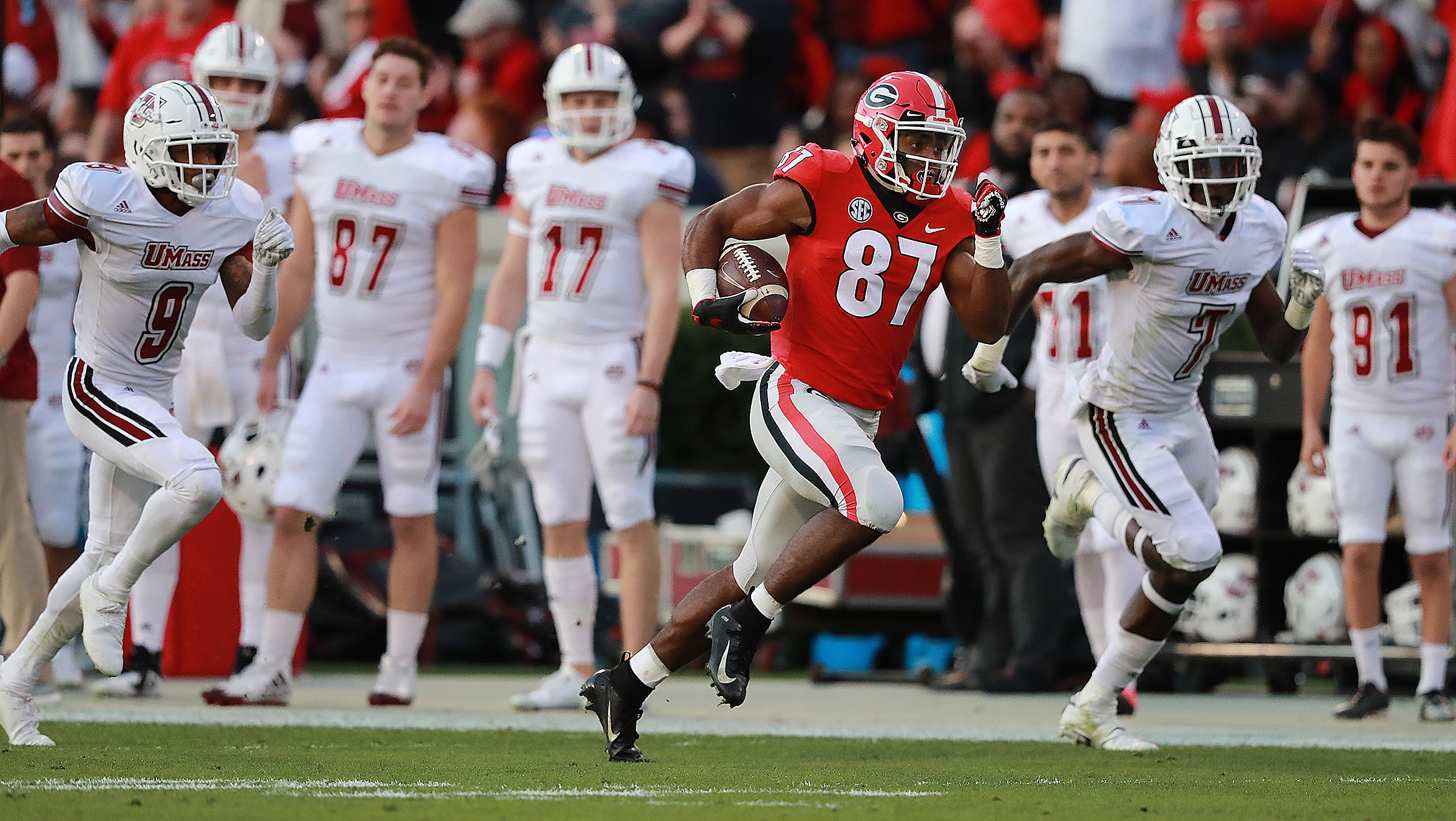 Justin Fields plays starring role in UGA's blowout win over UMass