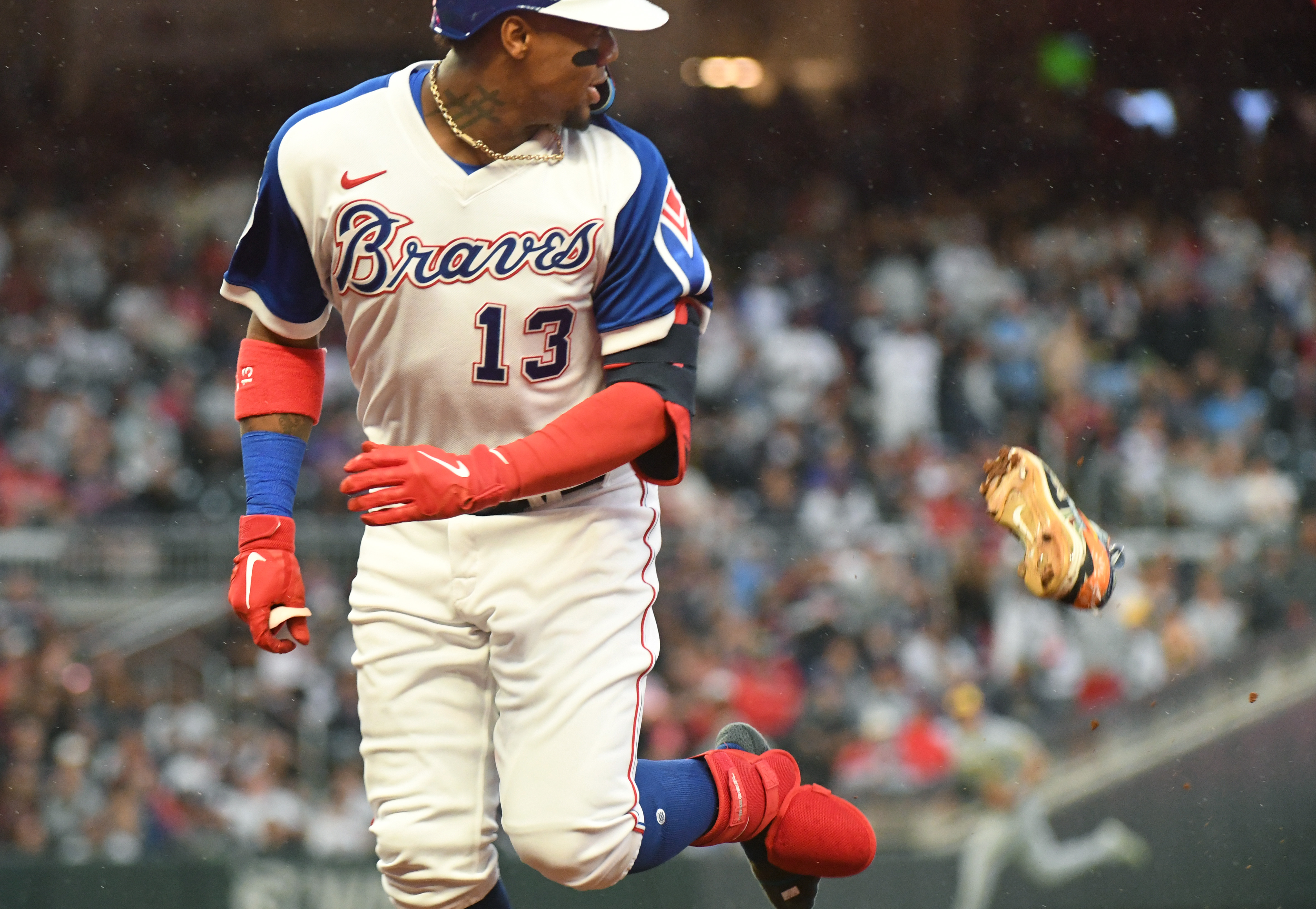 Braves edge Brewers, Ronald Acuña earns praise from LeBron James