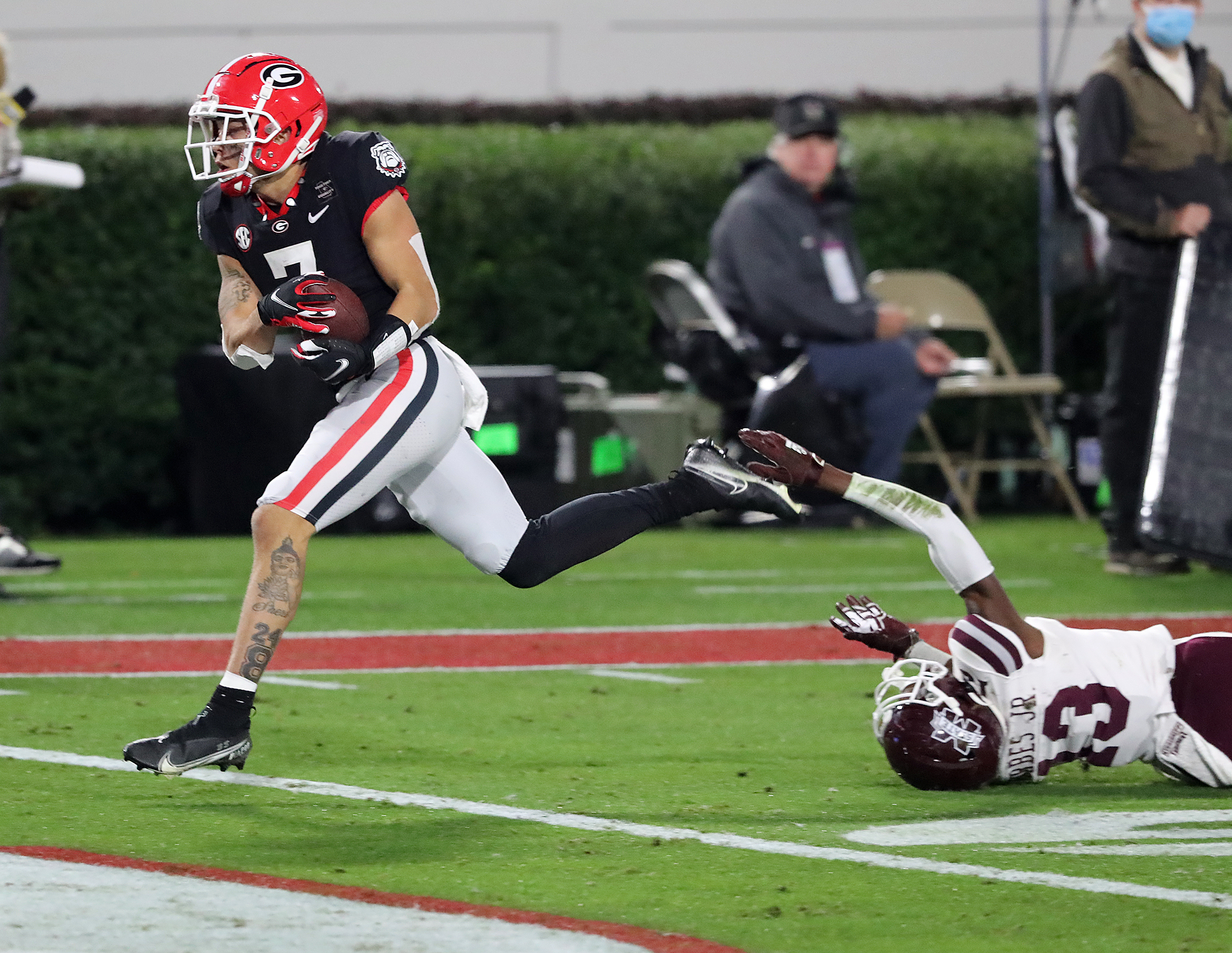 Bulldogs will wear black jerseys in Peach Bowl