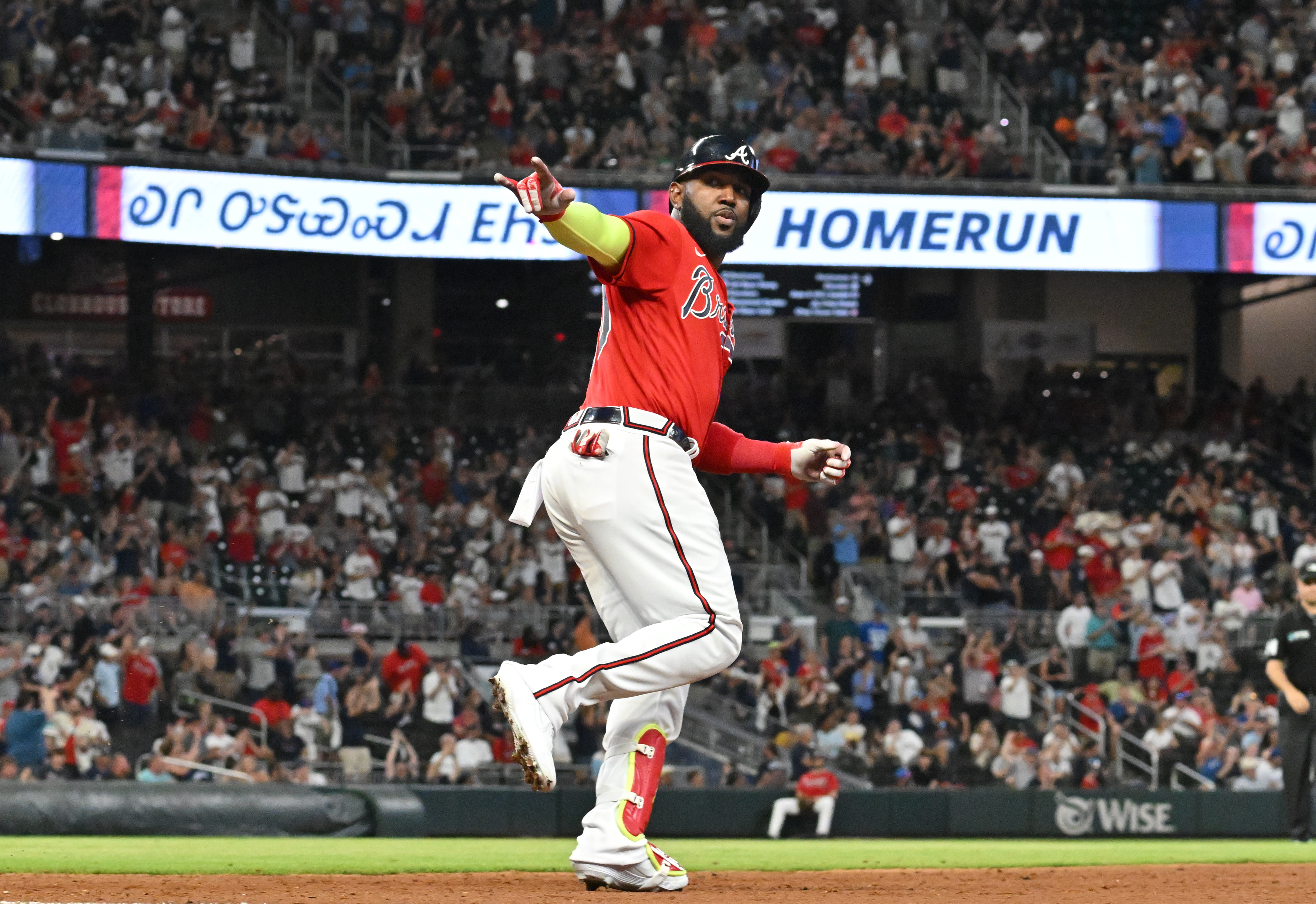 Braves erupt in 7th to stun Ohtani, Angels