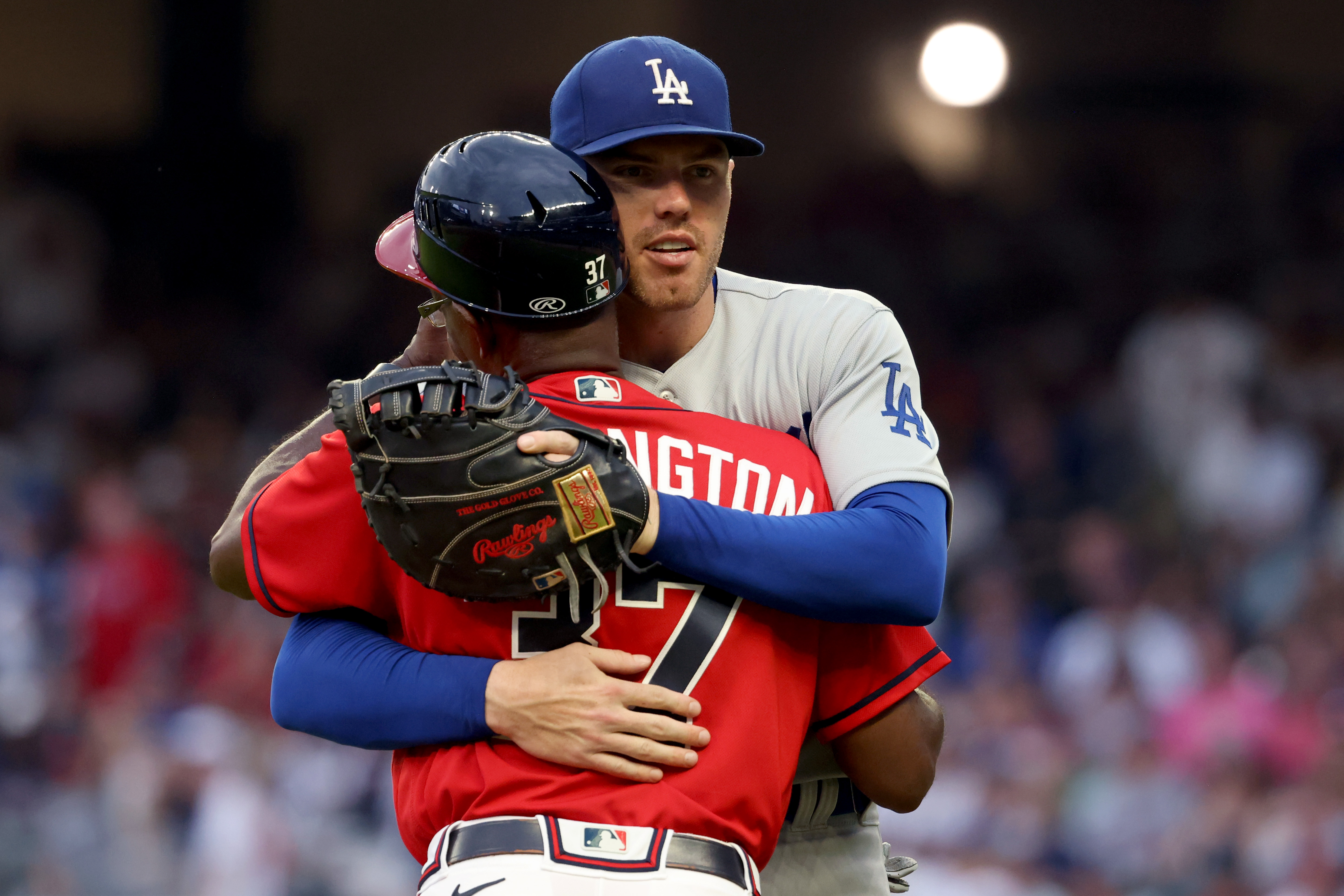 Freddie Freeman agrees to multi-year contract with Dodgers