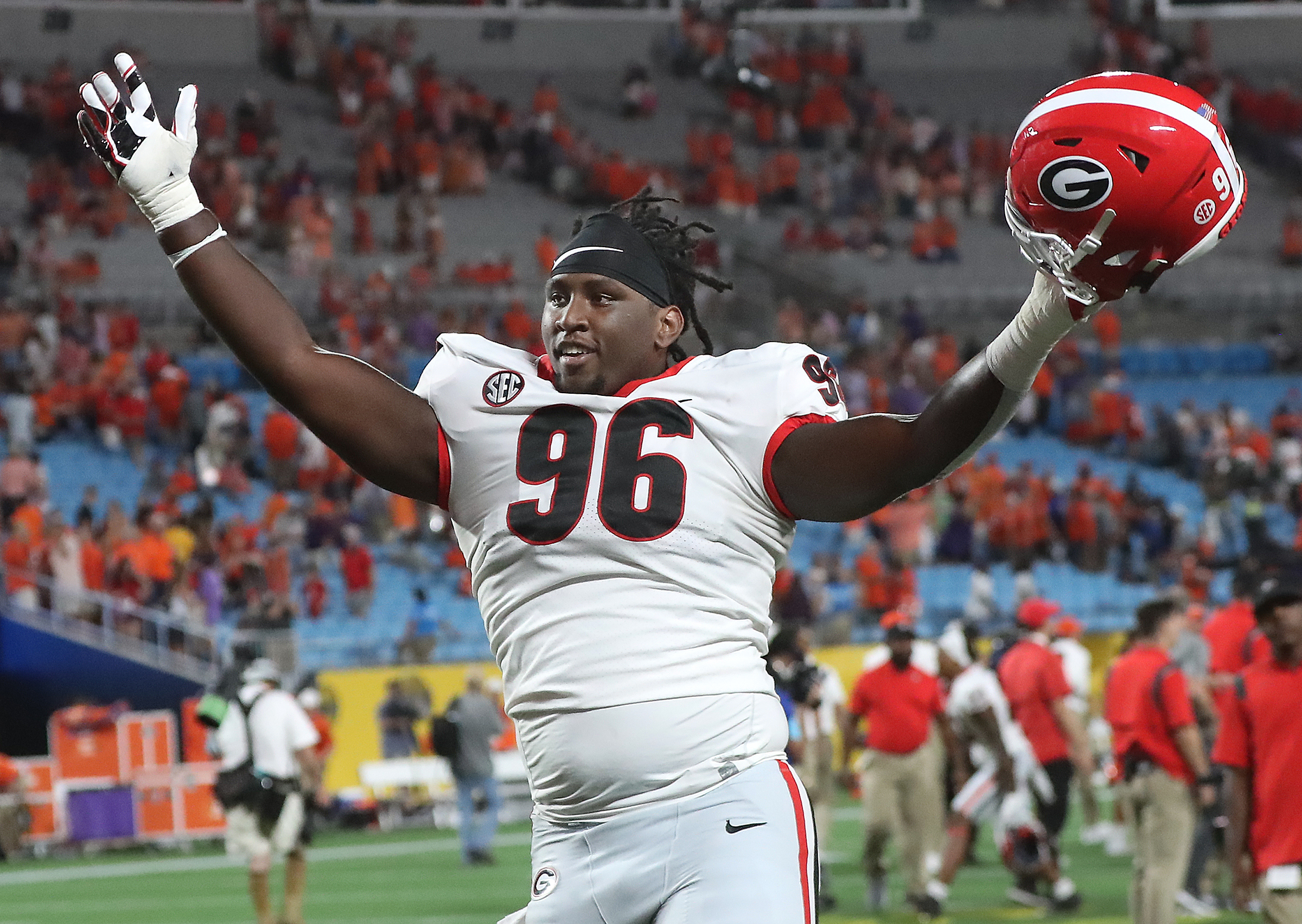 Georgia Bulldogs DL Jordan Davis Gets National Award After Performance vs.  Clemson