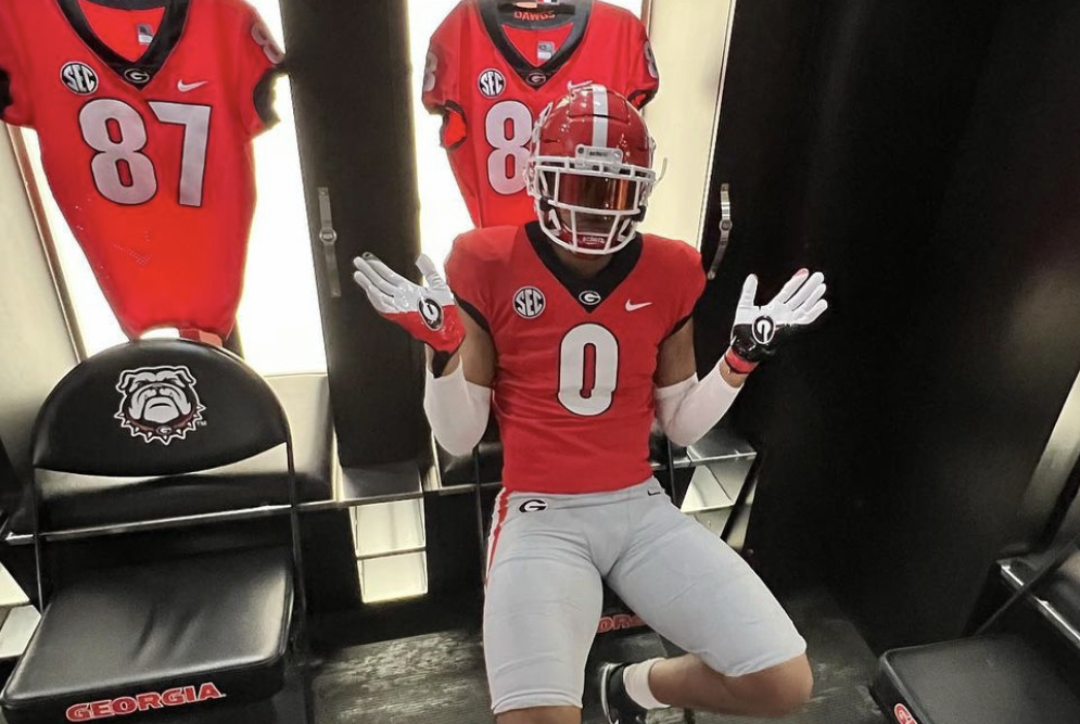 LOOK: 2024 DB commit Antione Jackson shows off Georgia football