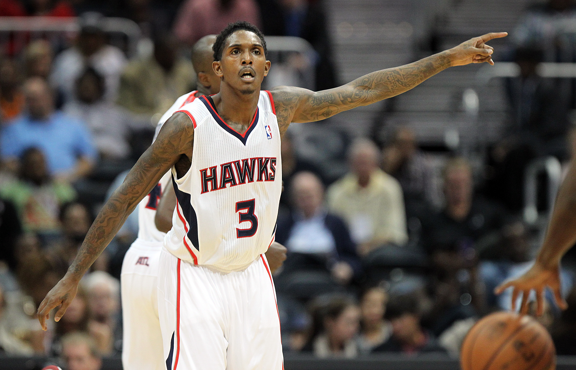 Hawks even series thanks to clutch performances from Lou Williams