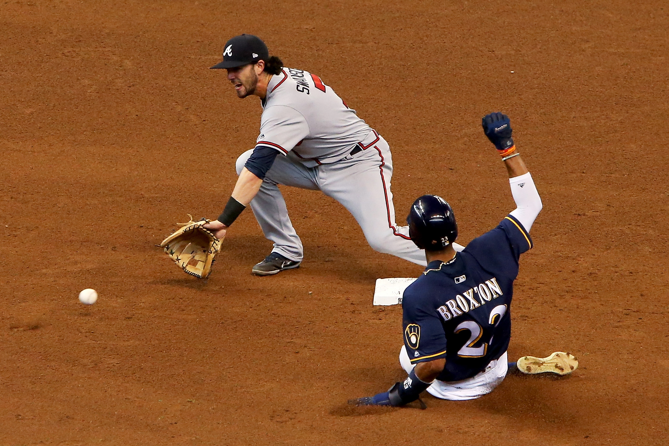 Dansby Swanson has four hits as Braves' offense comes alive in win