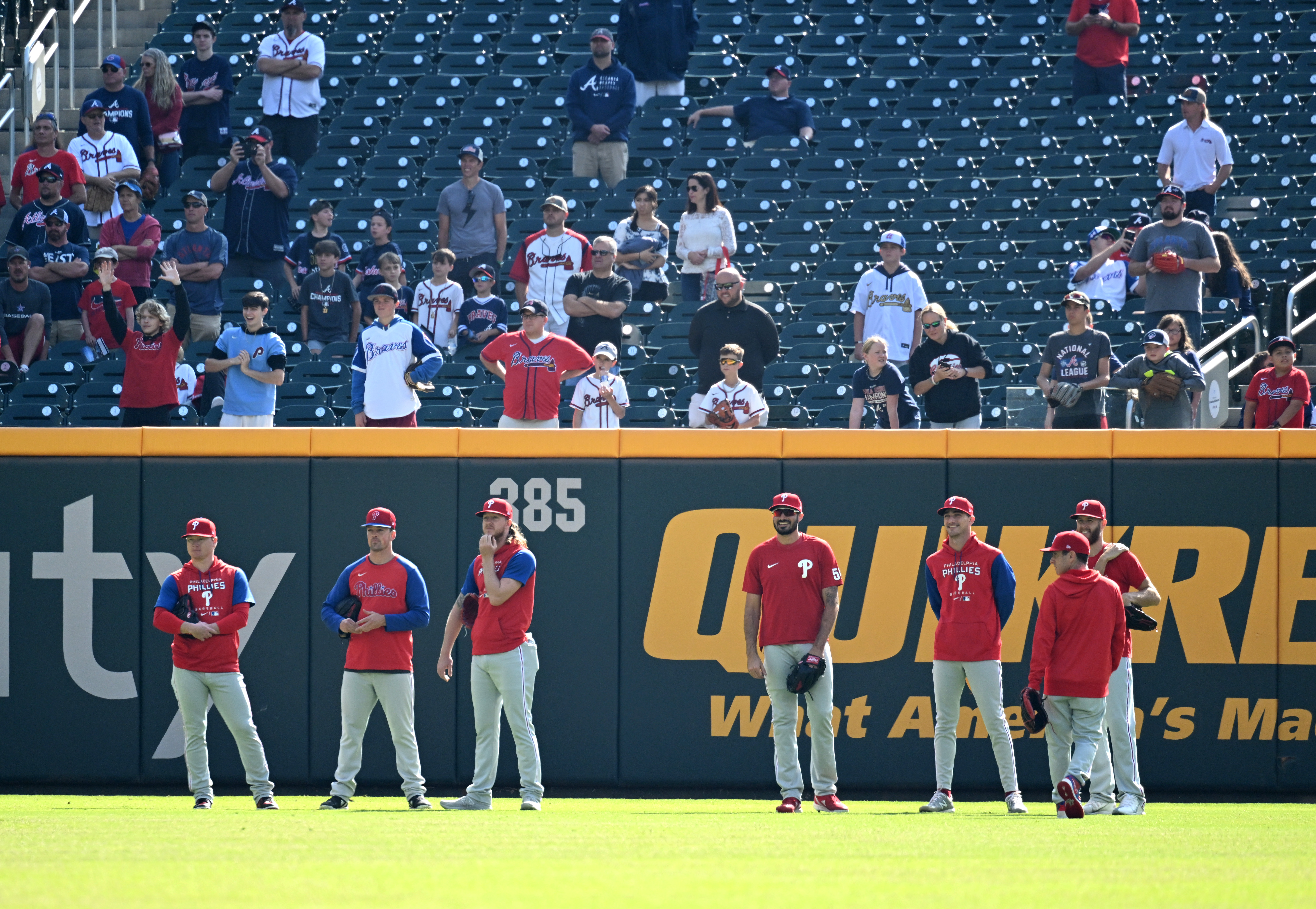 Braves win thriller over Phillies, tie NLDS at 1-1