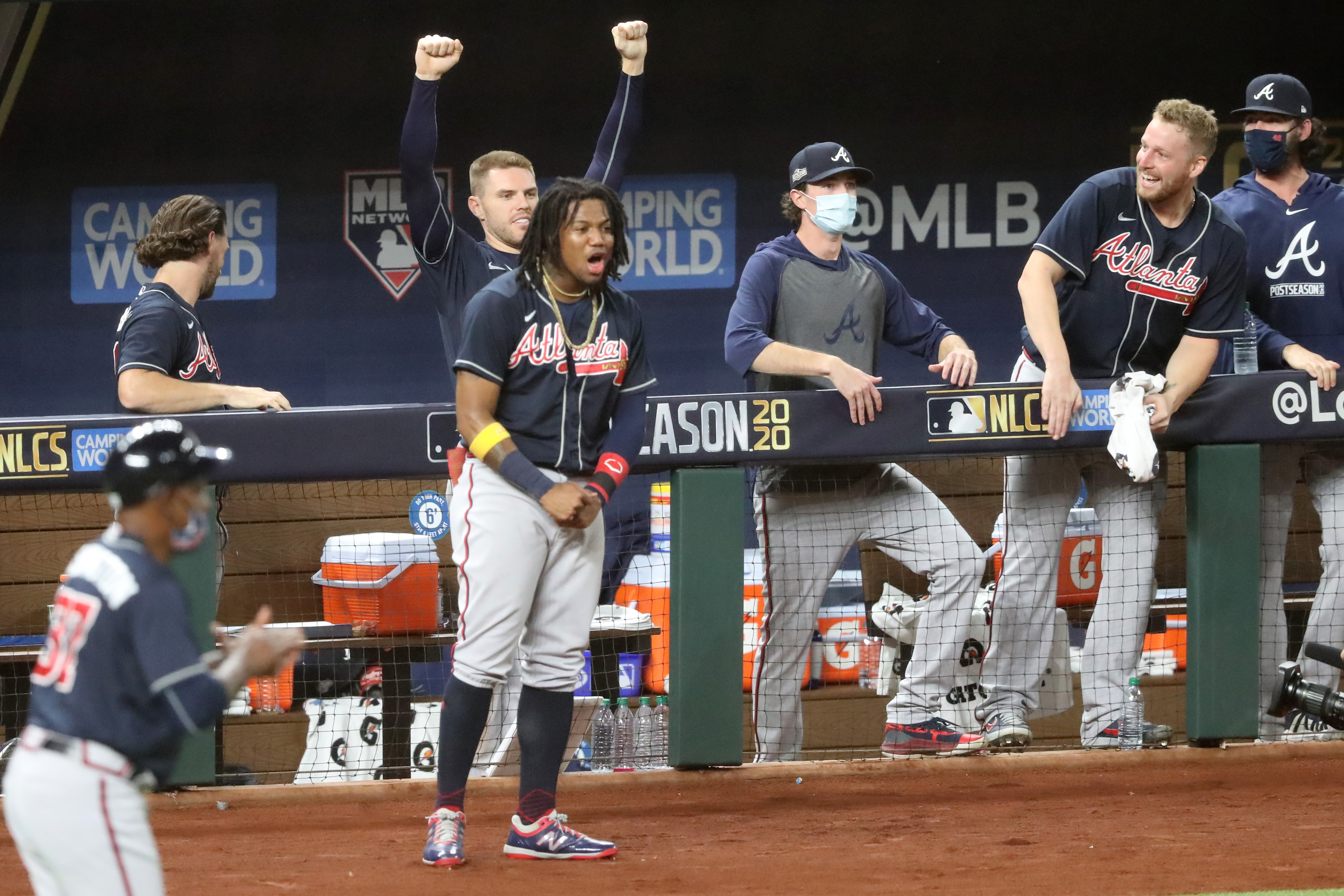 Braves players and fans are having trouble telling Dansby Swanson and Charlie  Culberson apart