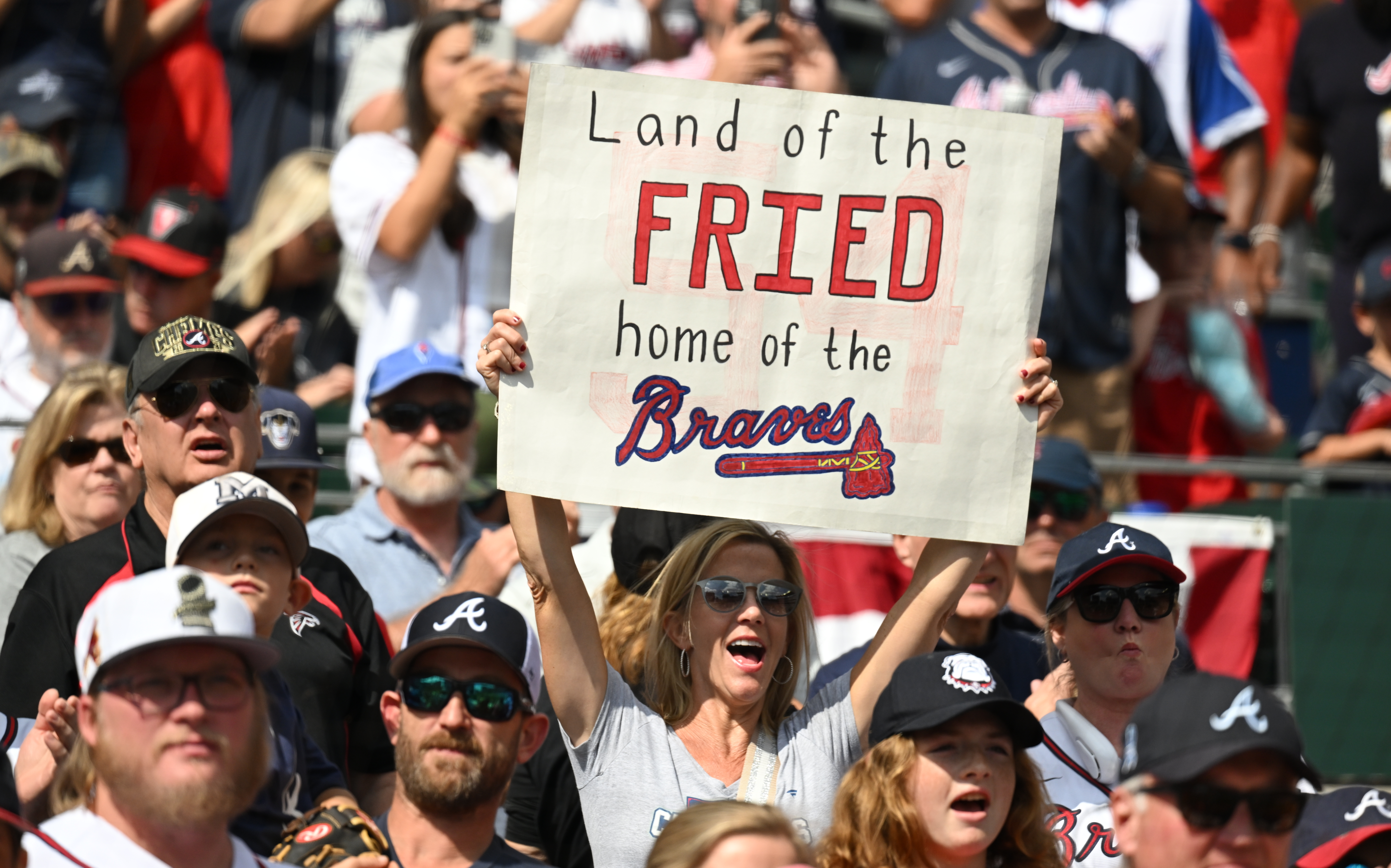 Fans flock to meet Braves - Forsyth News