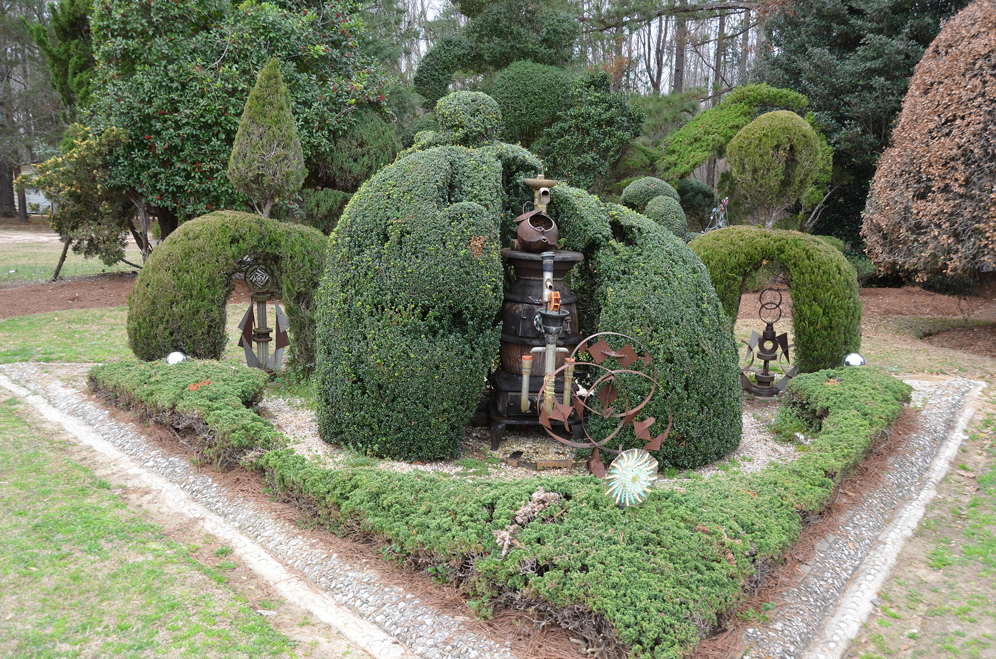 Pearl Fryar Topiary Garden puts Bishopville, S.C., on the picture