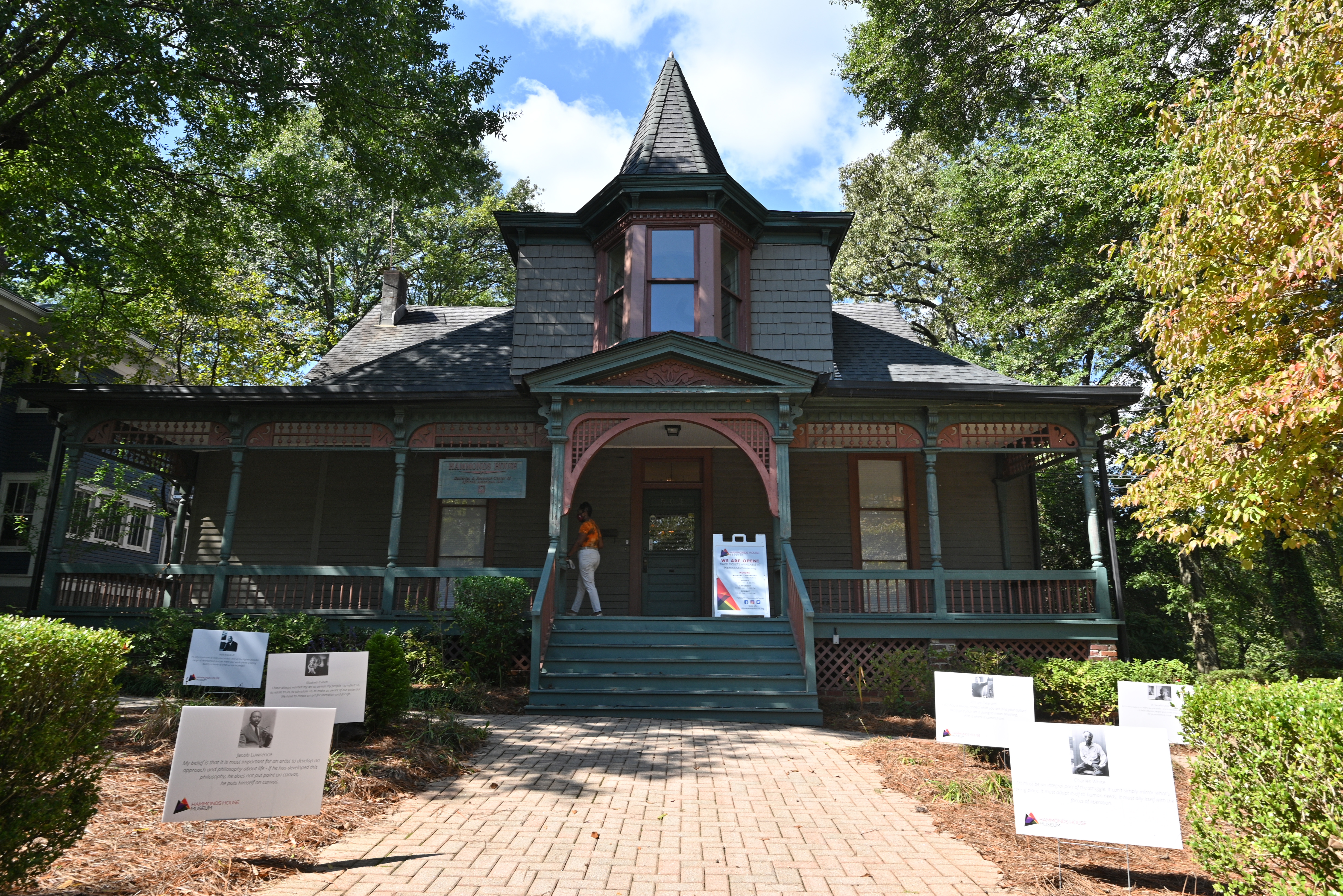 Hammonds House Atlanta Who owns the Black arts museum