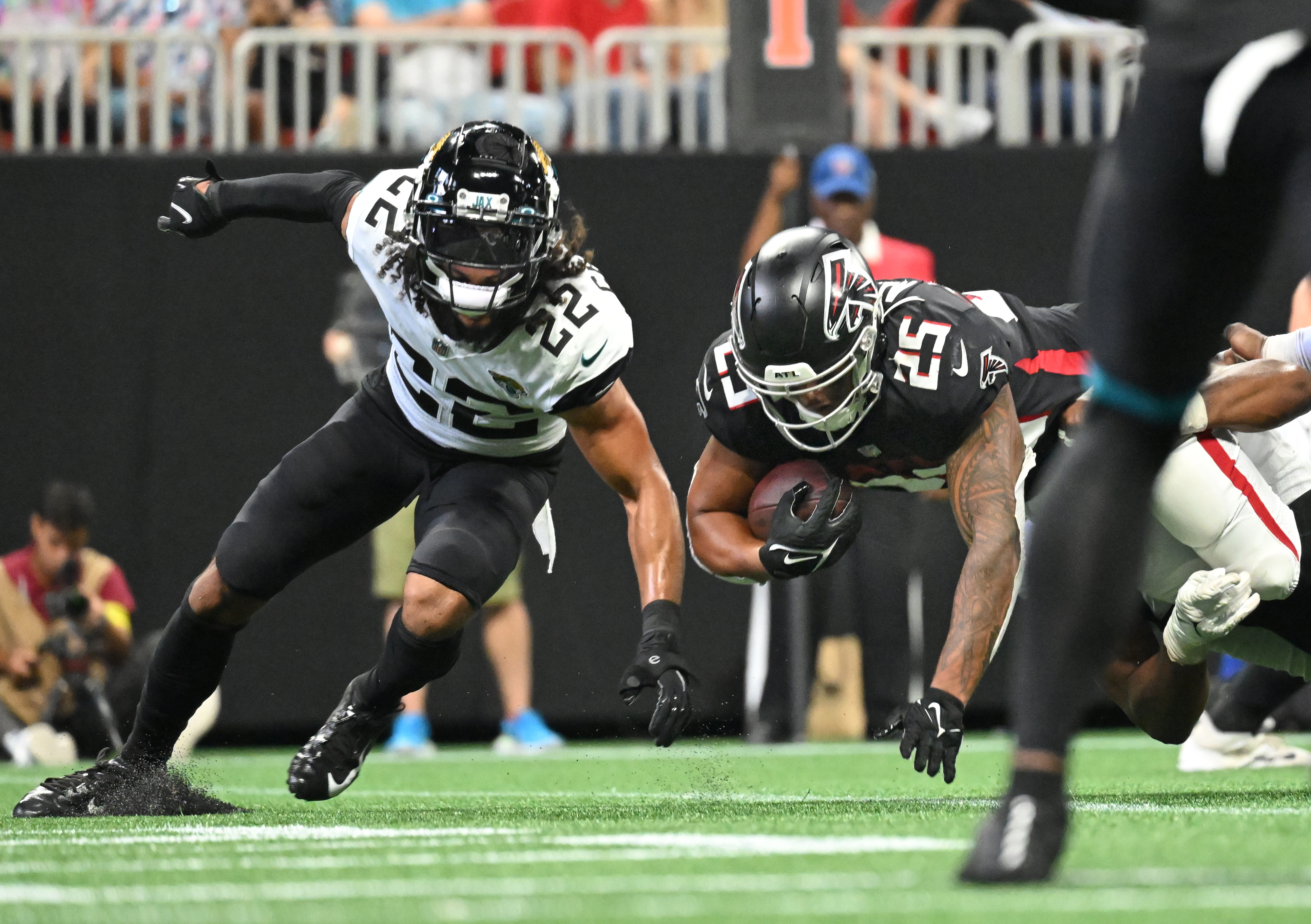 Falcons put Patterson on IR, seek new starting running back - The