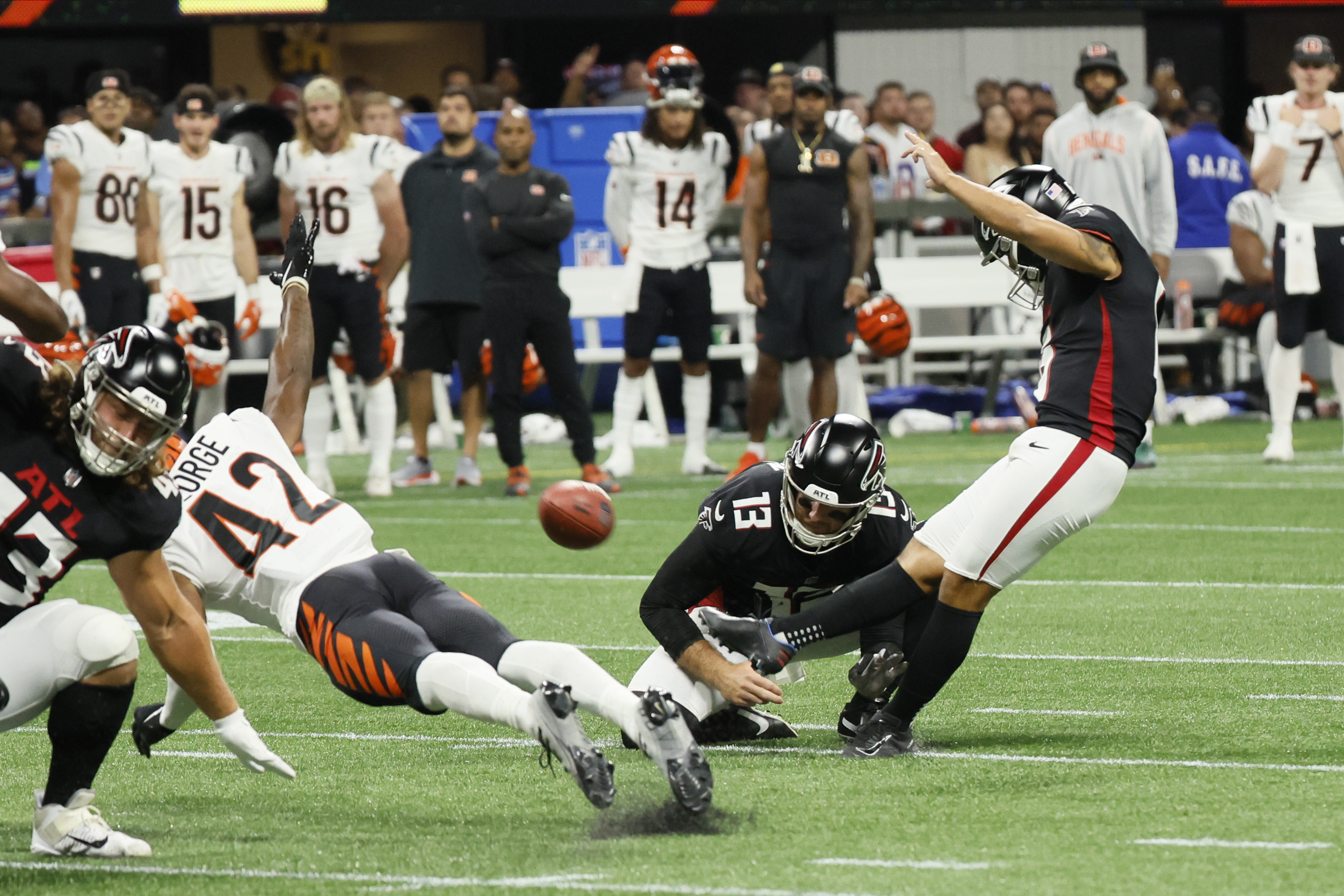 Falcons' playtime percentage breakdown vs. Bengals