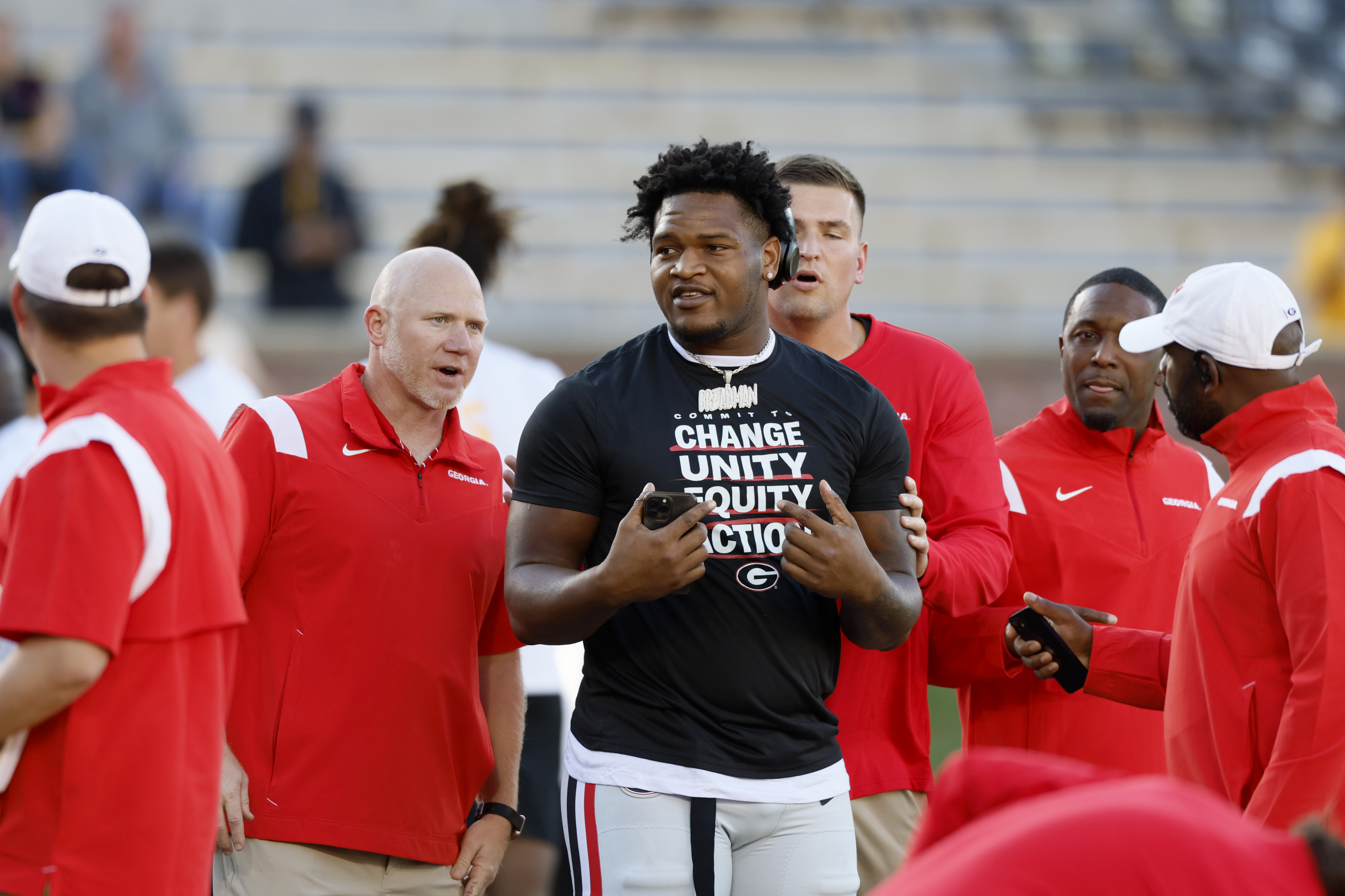 Georgia Bulldogs star defensive tackle Jalen Carter out 'a week or two'  with knee injury - ESPN