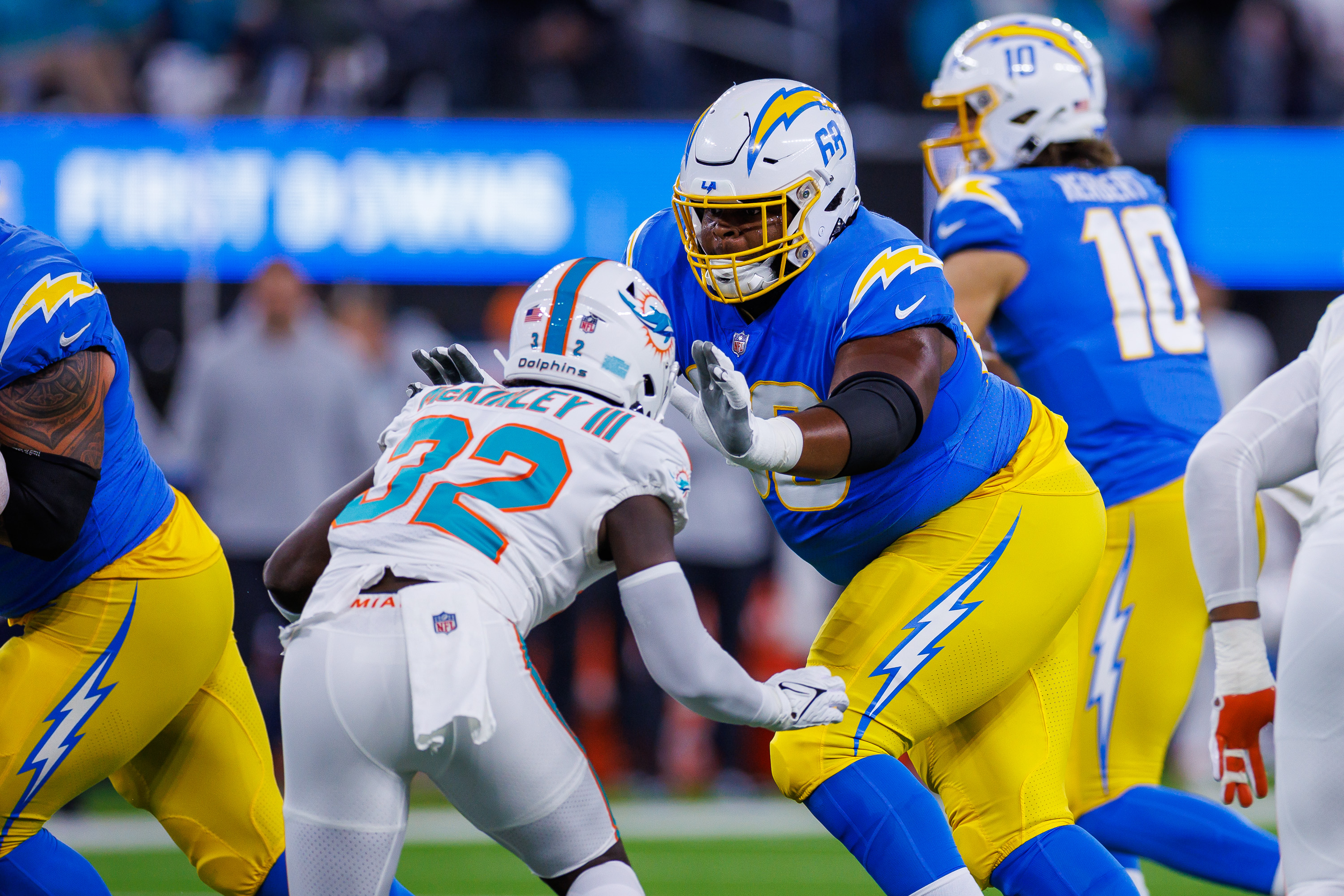 Chargers HC Brandon Staley talks Jamaree Salyer's transition to guard